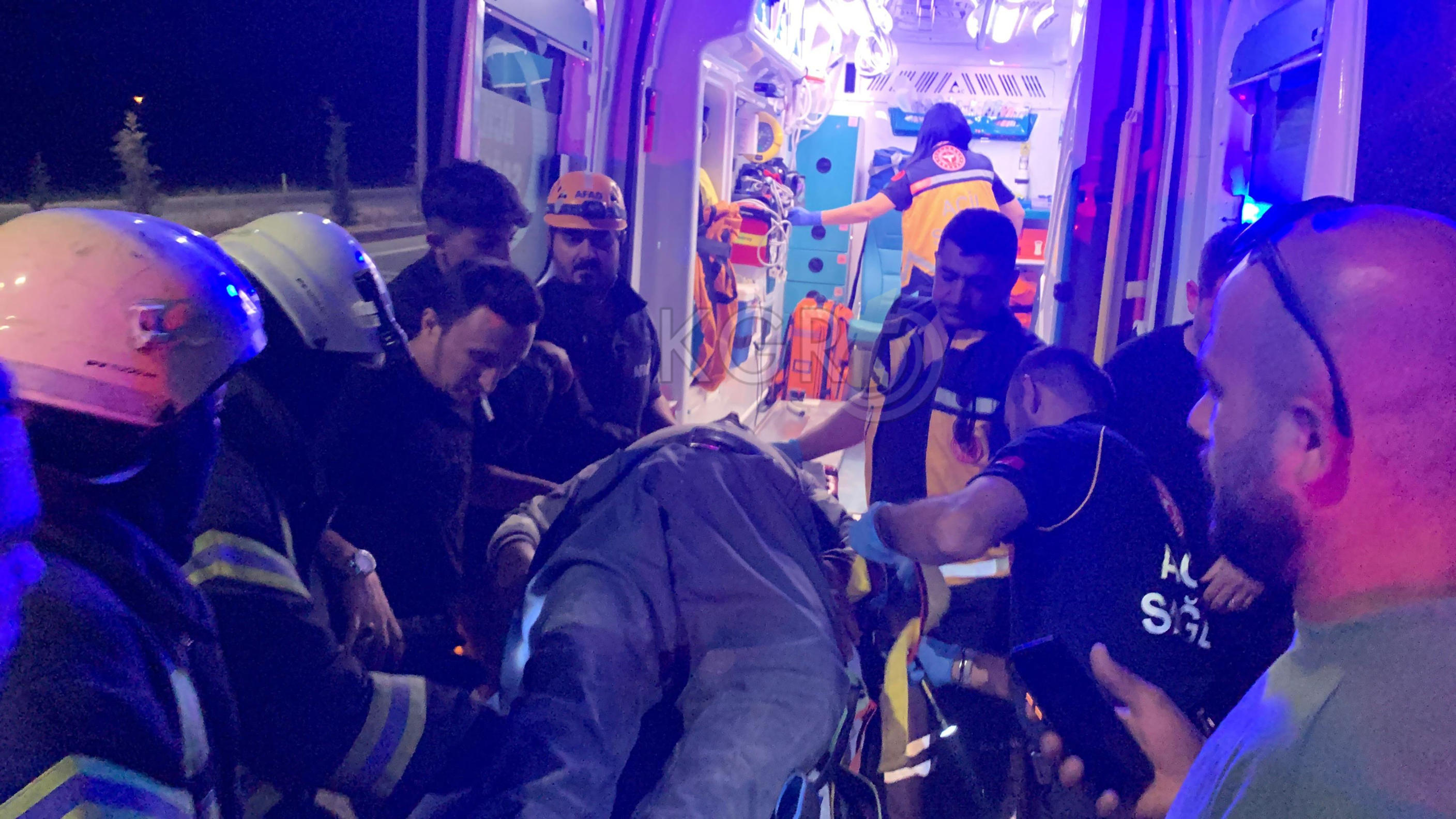 Karamanda Kontrolden Cikan Minibus Elma Bahcesine Uctu 1 Yarali22