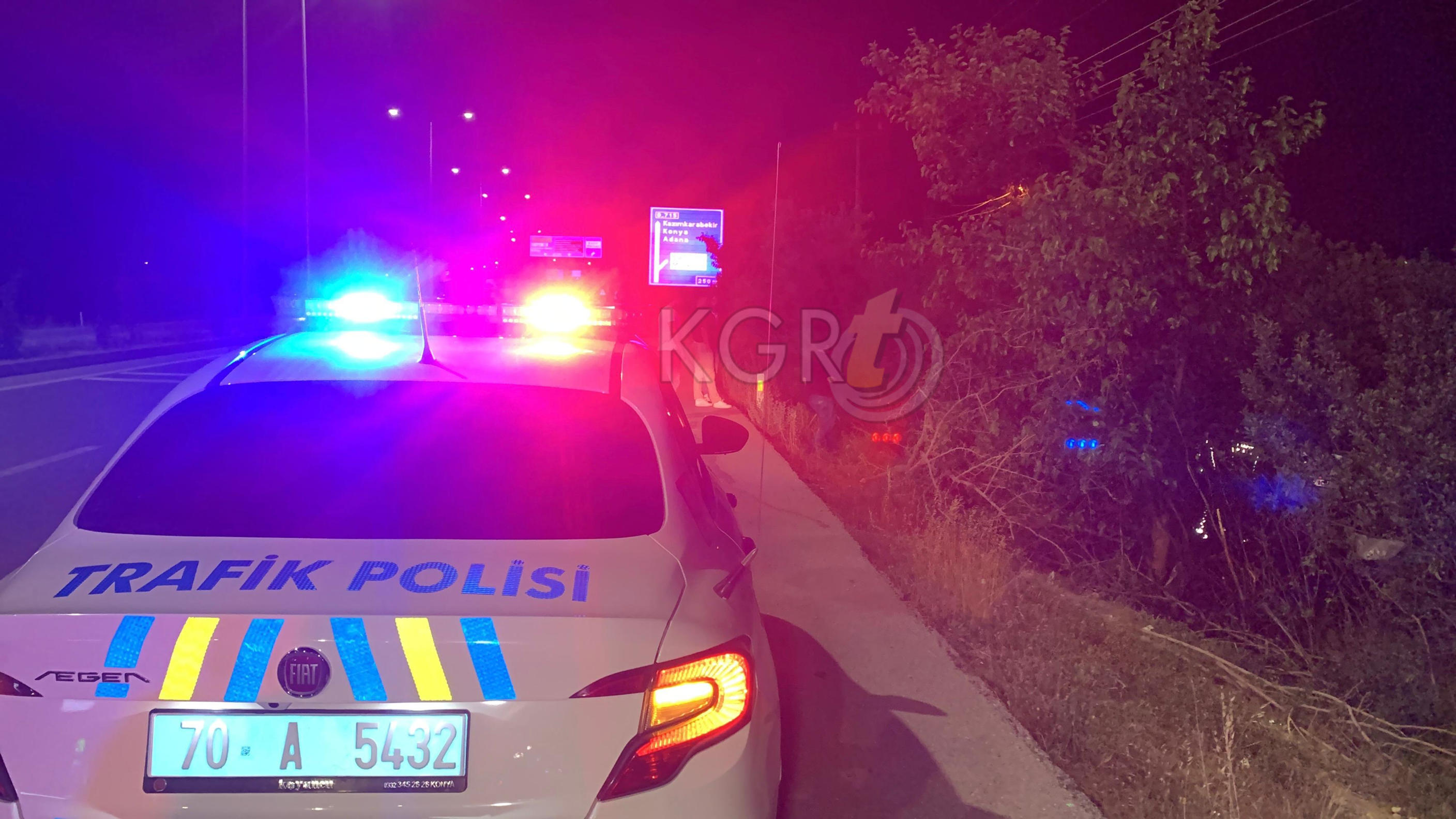 Karamanda Kontrolden Cikan Minibus Elma Bahcesine Uctu 1 Yarali8