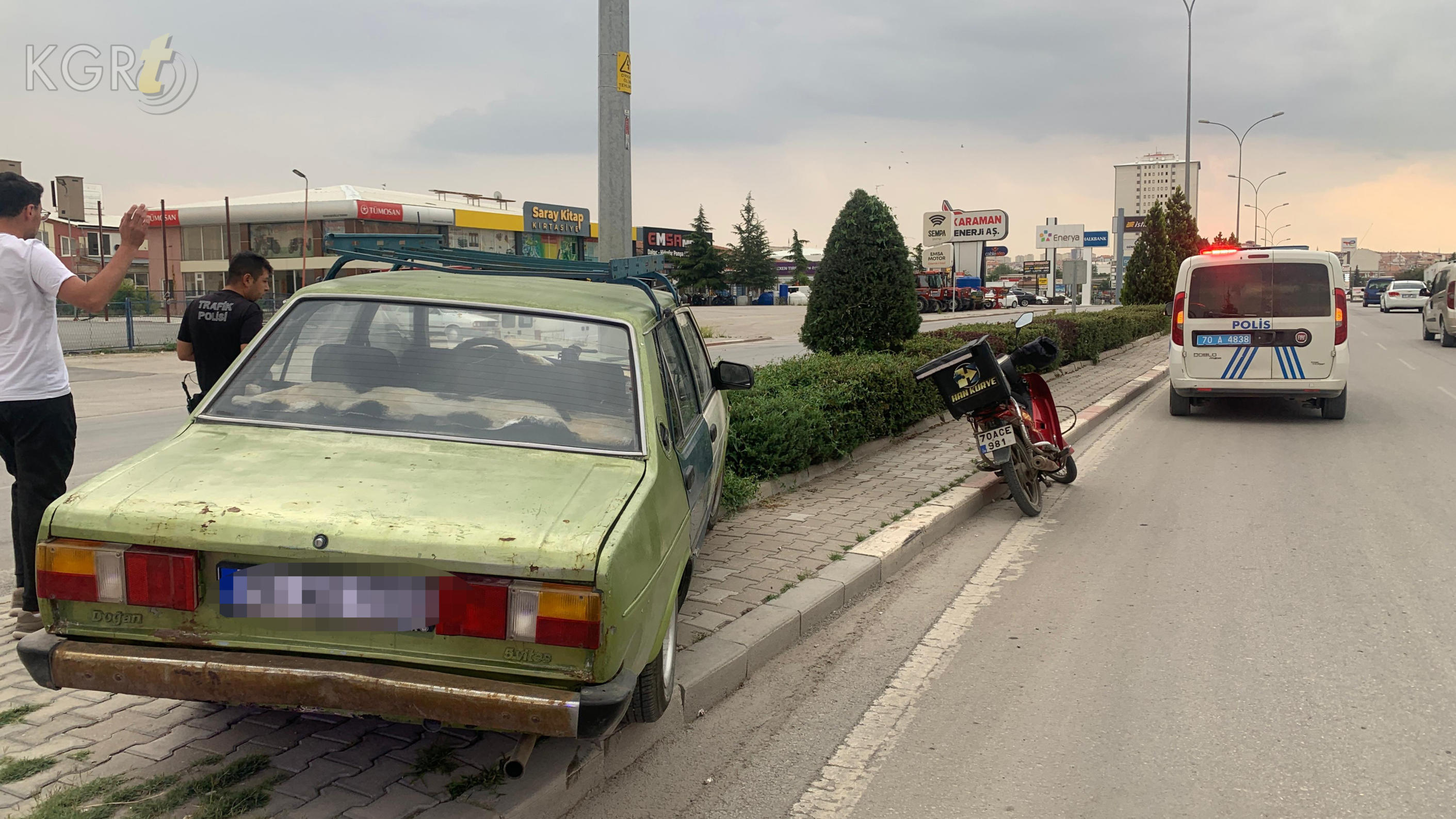 Karamanda Kontrolden Cikan Otomobil Aydinlatma Diregine Carpti1