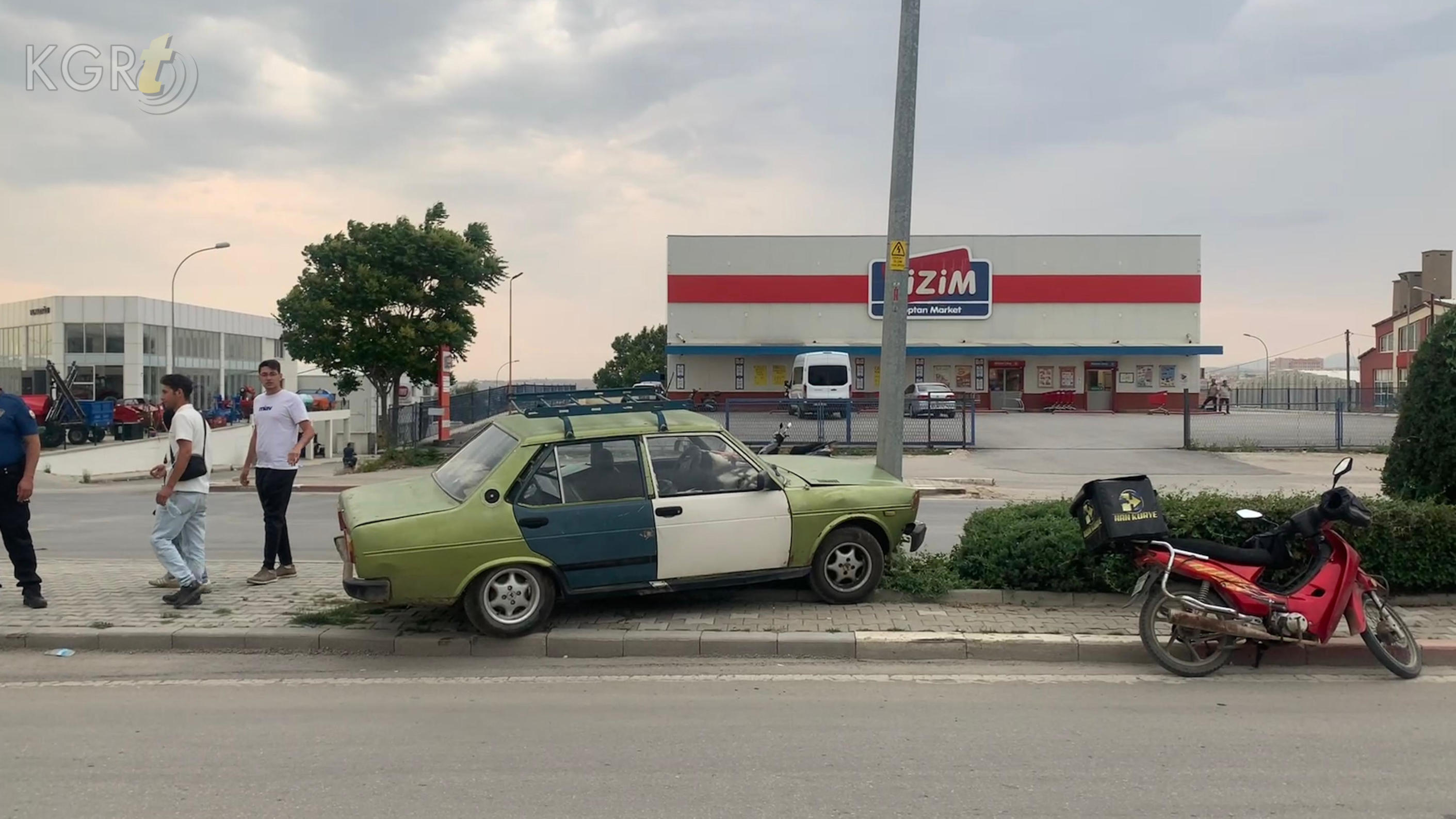 Karamanda Kontrolden Cikan Otomobil Aydinlatma Diregine Carpti2