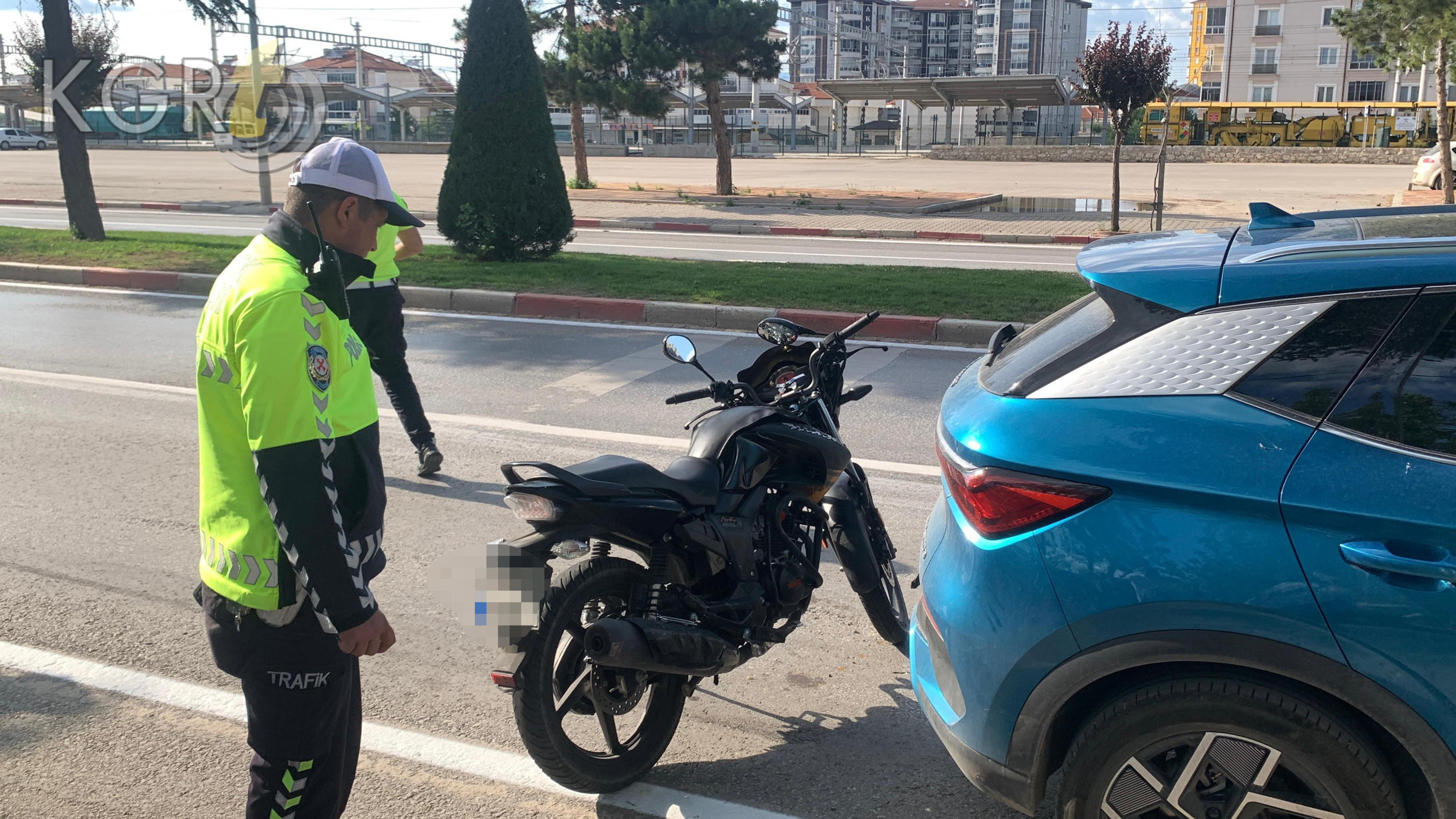 Karamanda Motosiklet Suv Araca Carpti 1 Yarali1