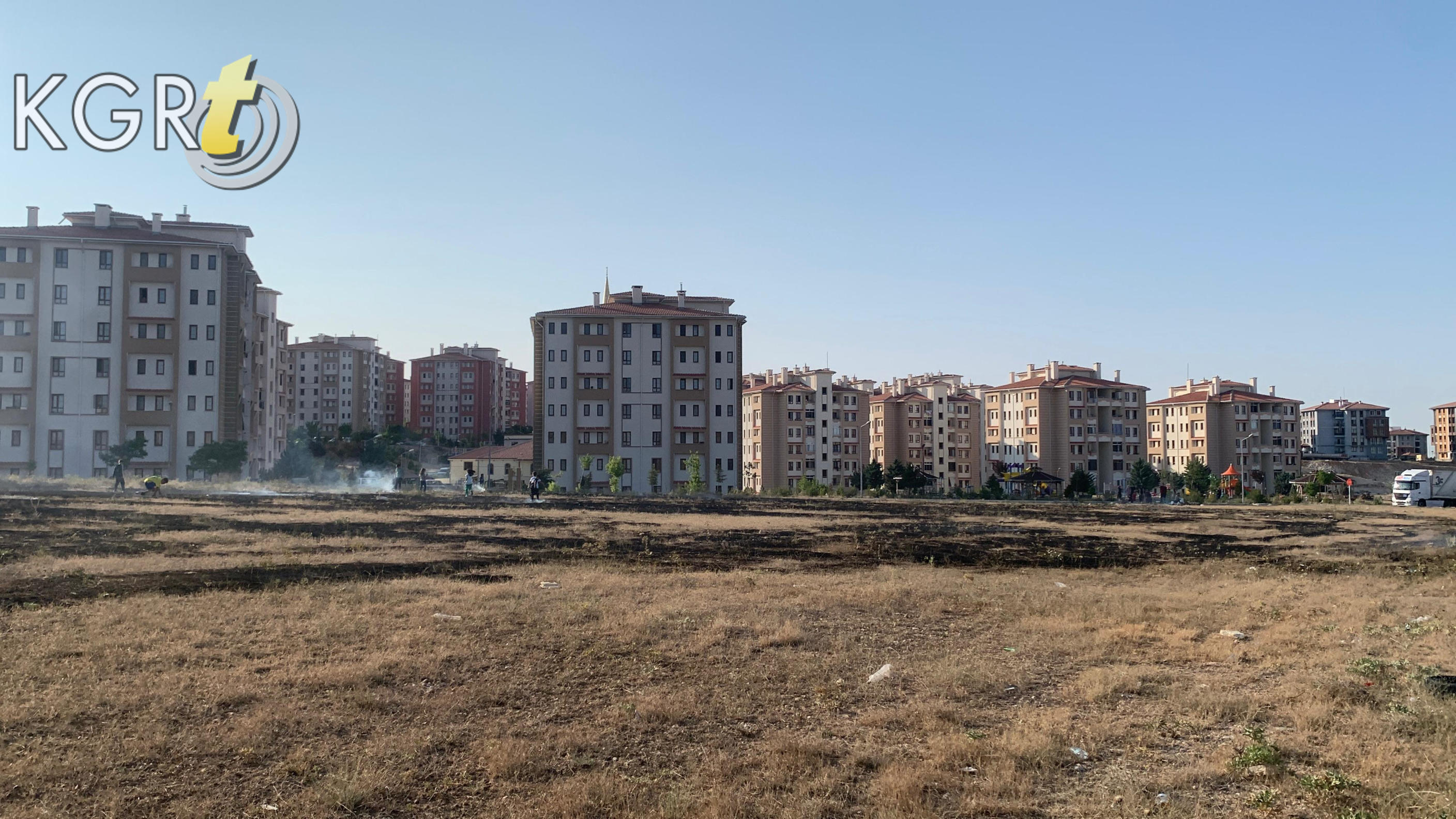 Karamanda Otluk Arazide Yangin Cikti2