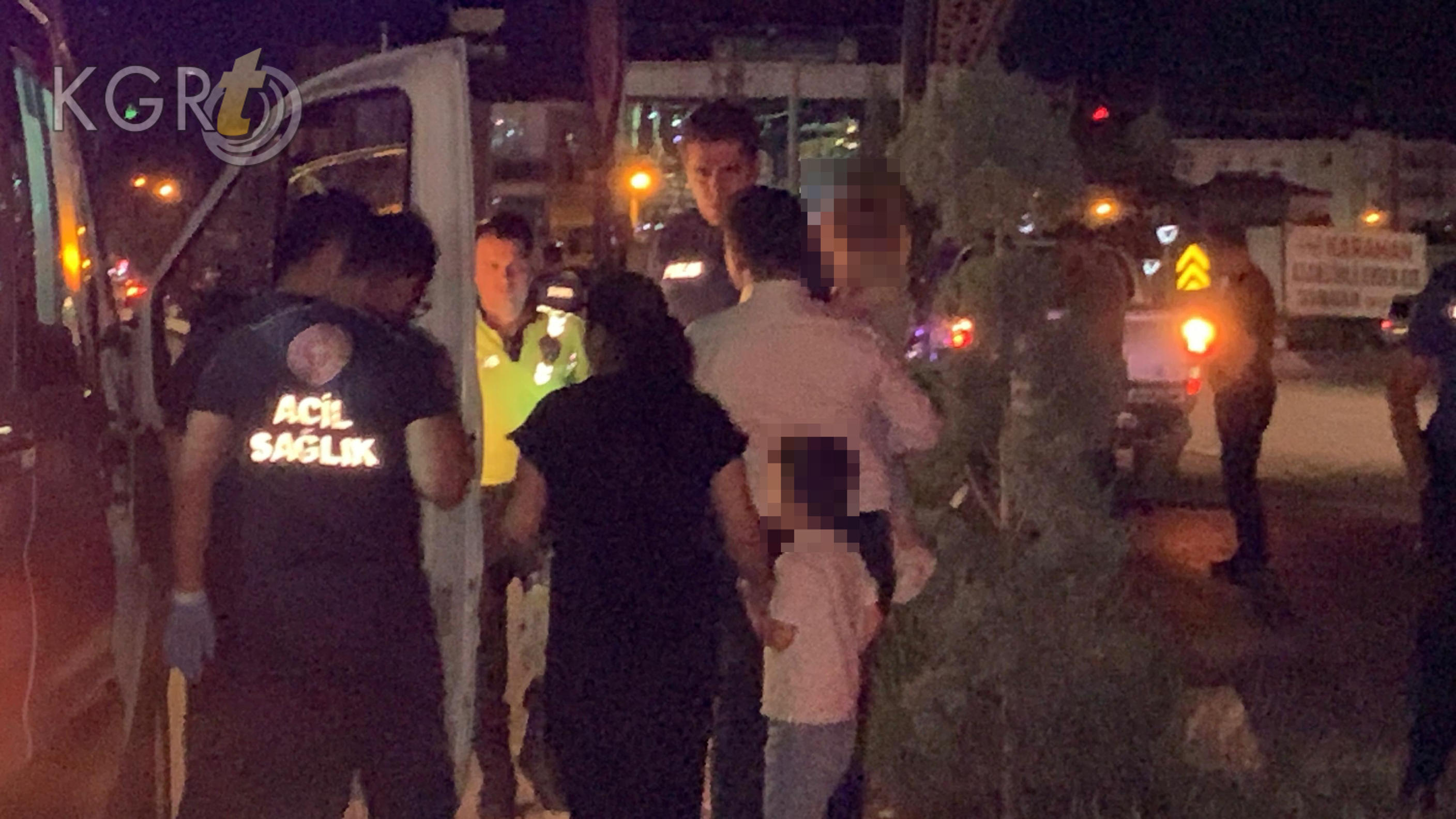Karamanda Otomobil Aydinlatma Diregine Carpti Surucu Ve Cocuklari Ucuz Atlatti5