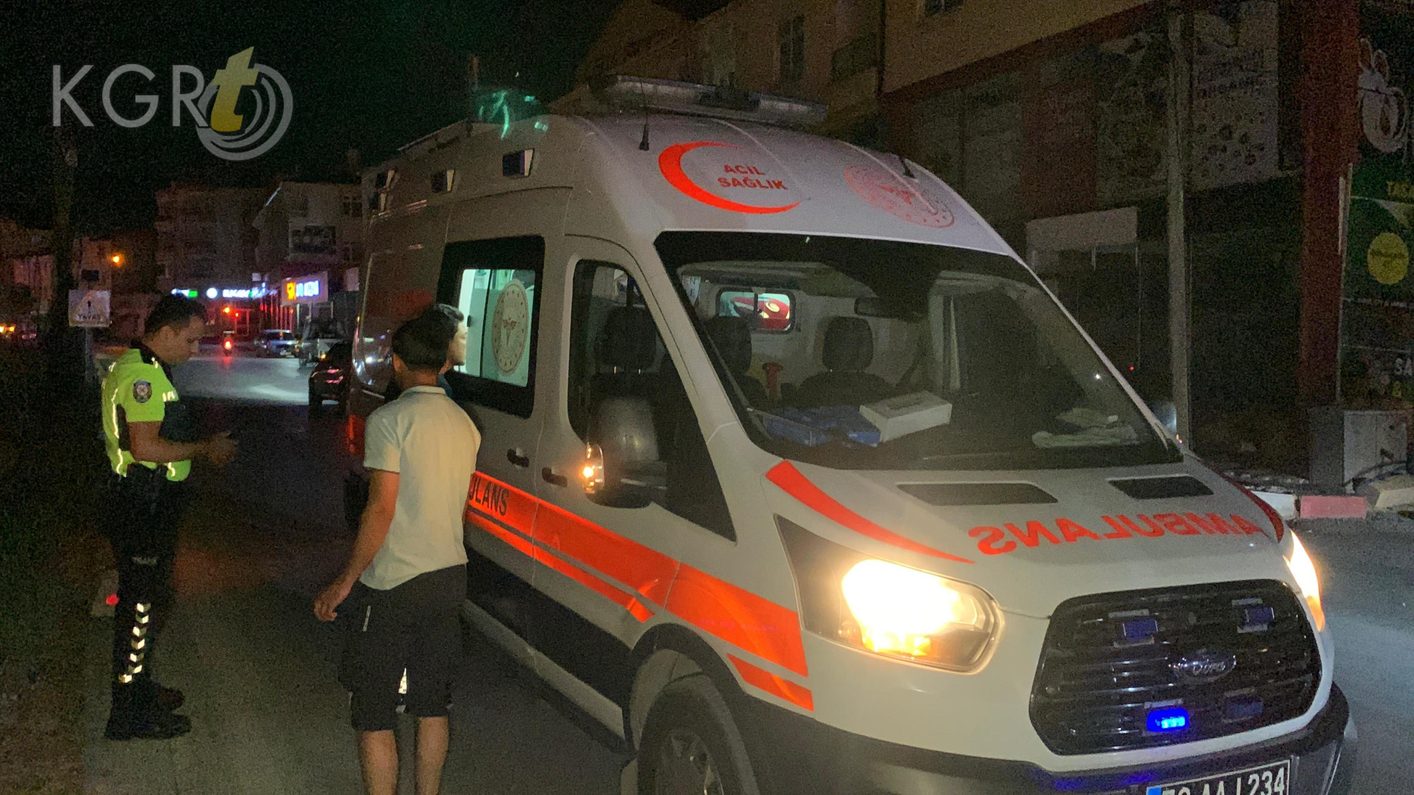 Karamanda Otomobil Aydinlatma Diregine Carpti Surucu Ve Cocuklari Ucuz Atlatti9