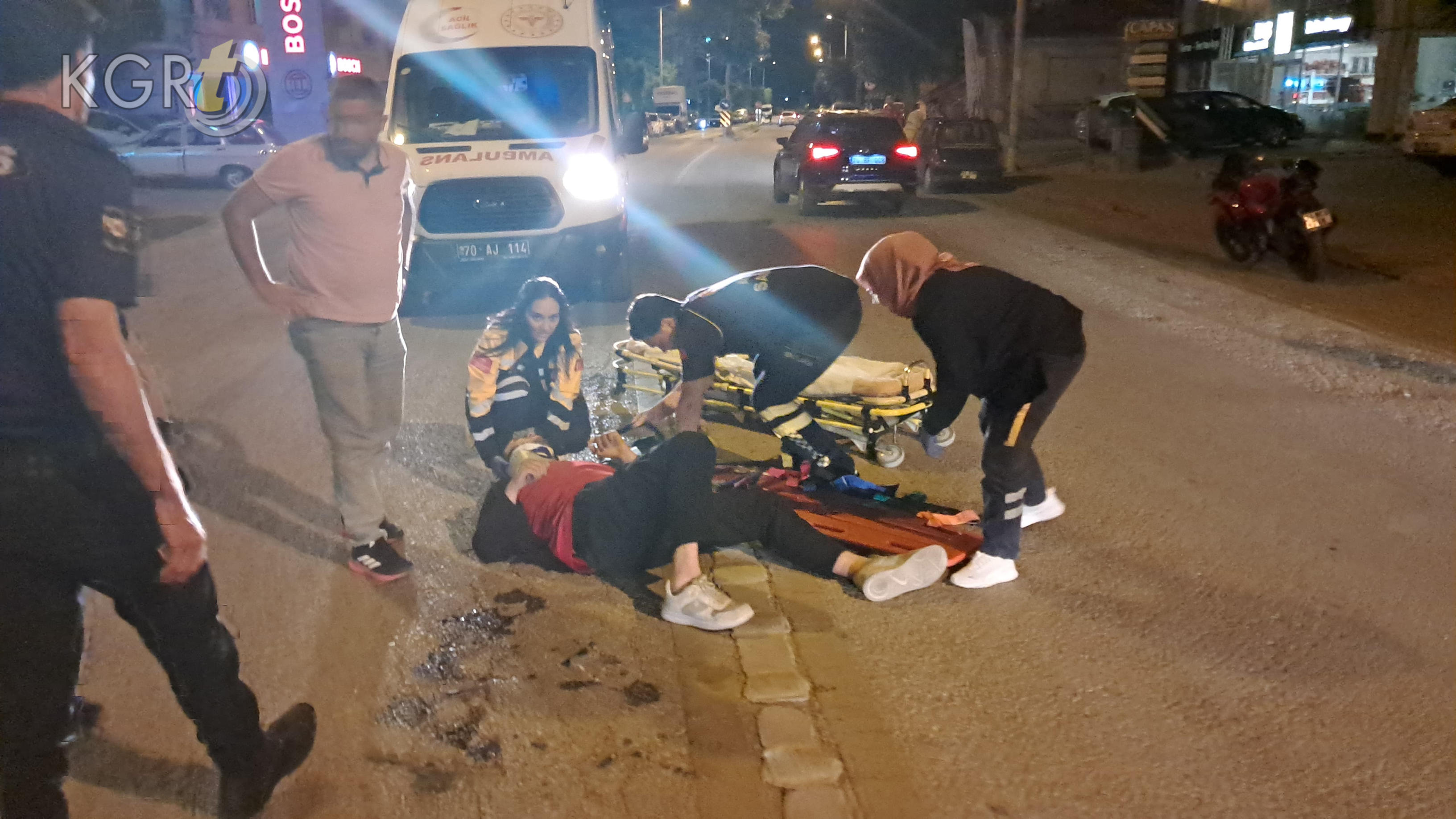 Karamanda Otomobille Carpisan Motokurye Genc Yaralandi4
