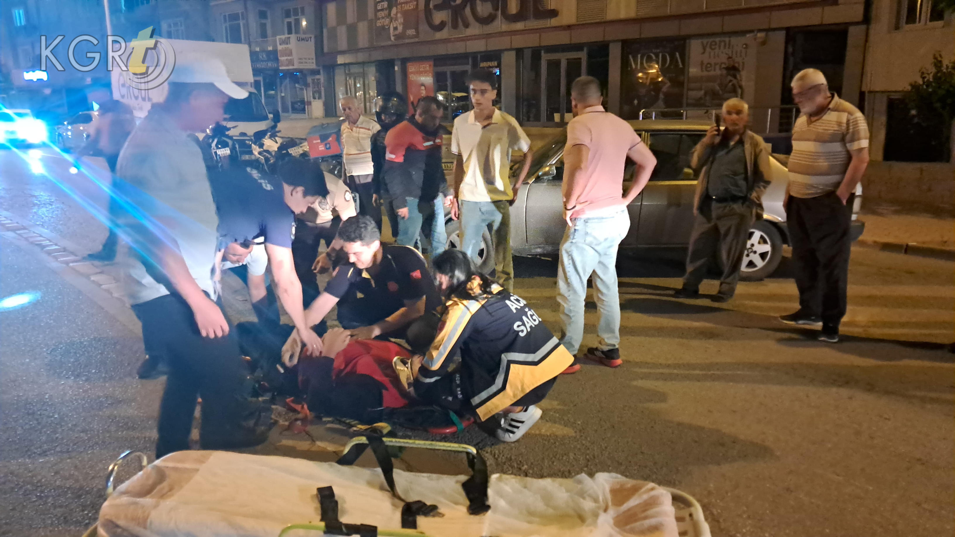 Karamanda Otomobille Carpisan Motokurye Genc Yaralandi5