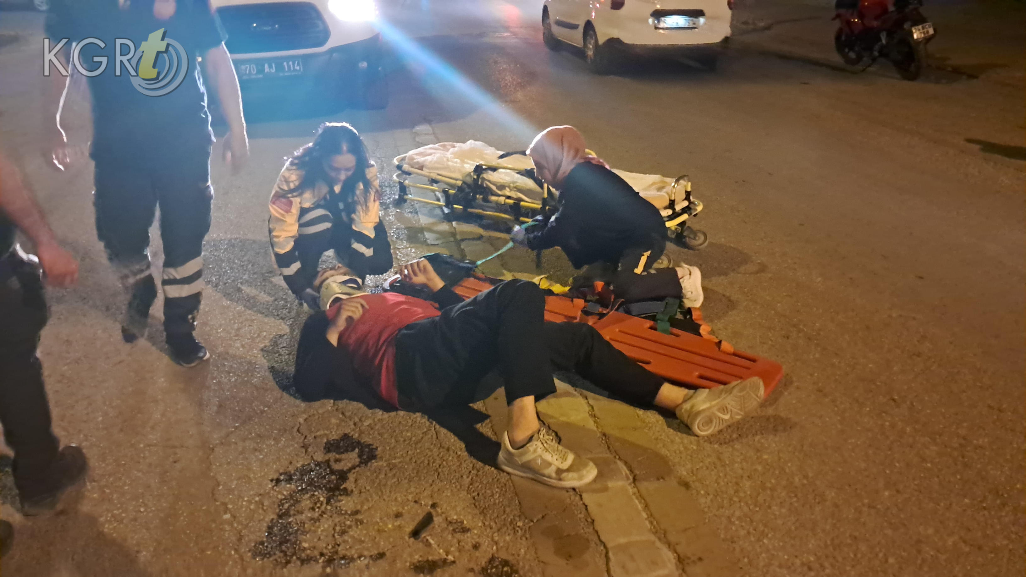 Karamanda Otomobille Carpisan Motokurye Genc Yaralandi6