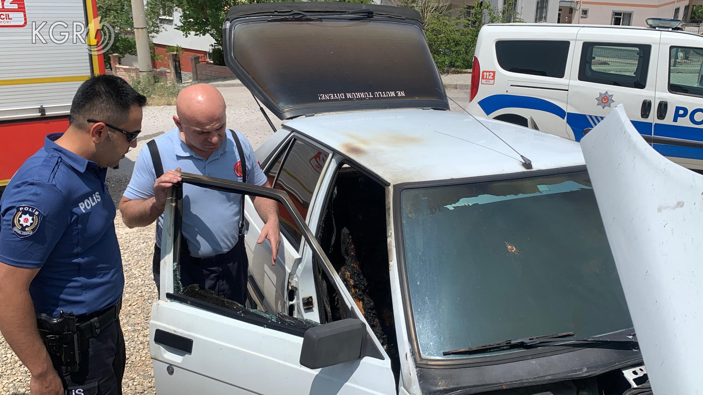 Karamanda Park Halindeki Otomobilde Yangin Cikti7