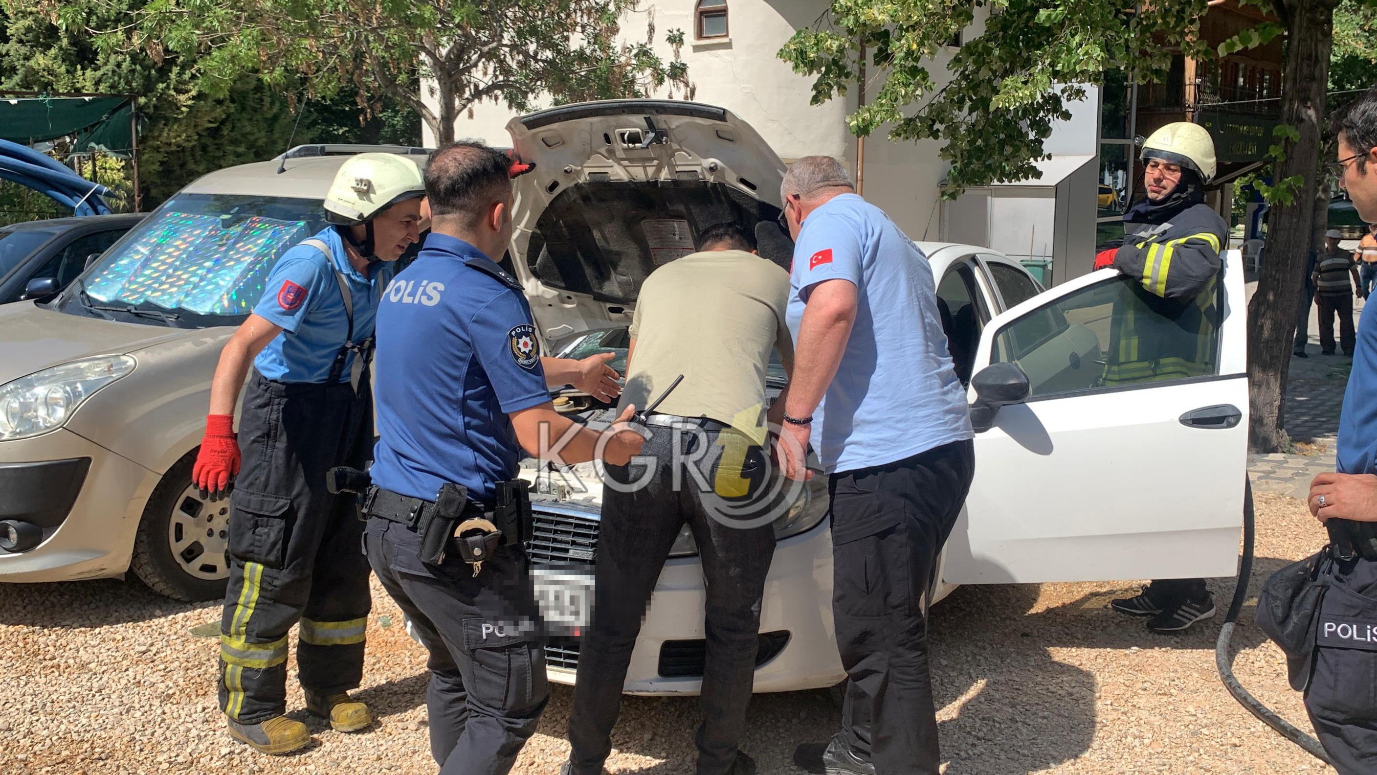 Karamanda Patlayan Telefon Bataryasi Araci Yakti2