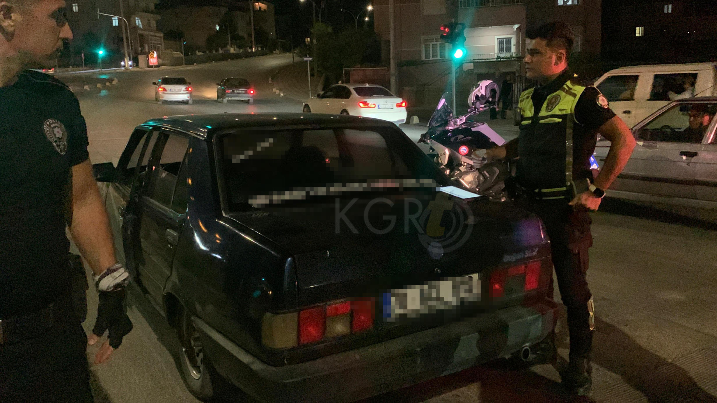 Karamanda Polisin Dur Ihtarina Uymadi Yunus Timleri Yakaladi11