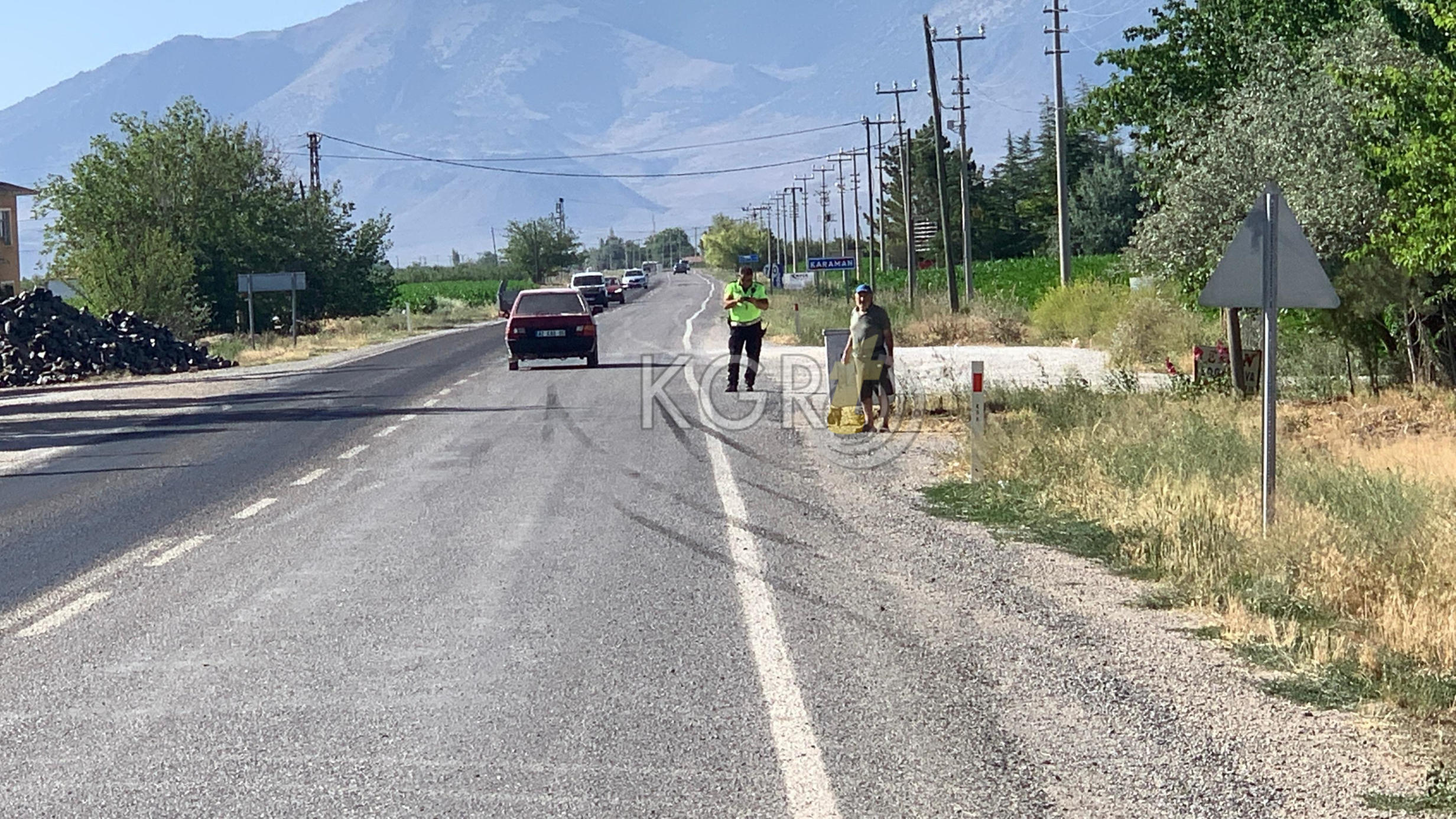 Karamanda Sollamaya Cikan Otomobil Takla Atti 1 Yarali15