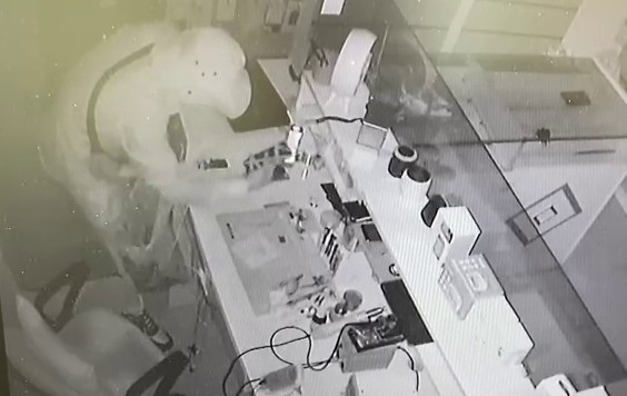 Karamanda Telefoncu Soyan Kovboy Sapkali Hirsiz Tutuklandi3