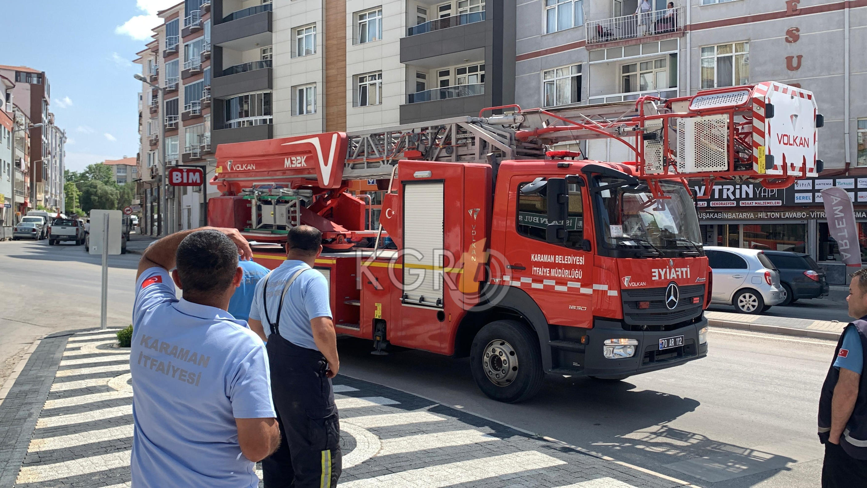 Karamanda Teras Kata Cikan Kiz Cocugu Ekipleri Harekete Gecirdi3