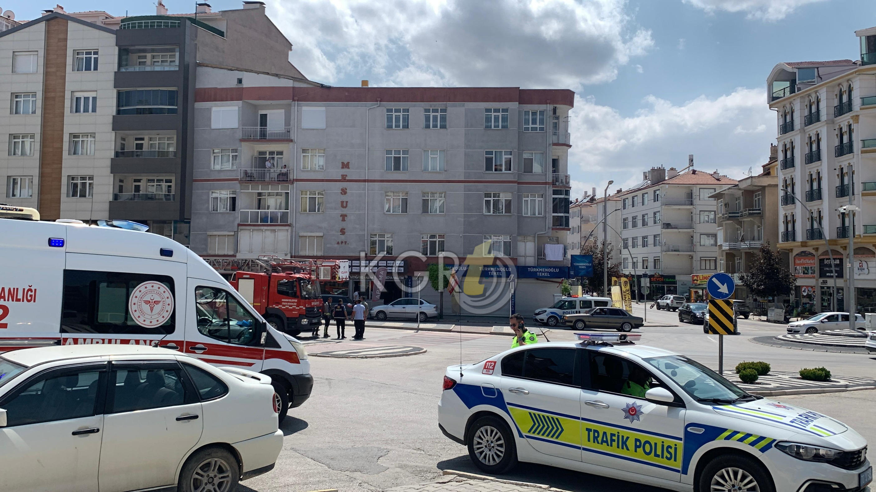 Karamanda Teras Kata Cikan Kiz Cocugu Ekipleri Harekete Gecirdi4