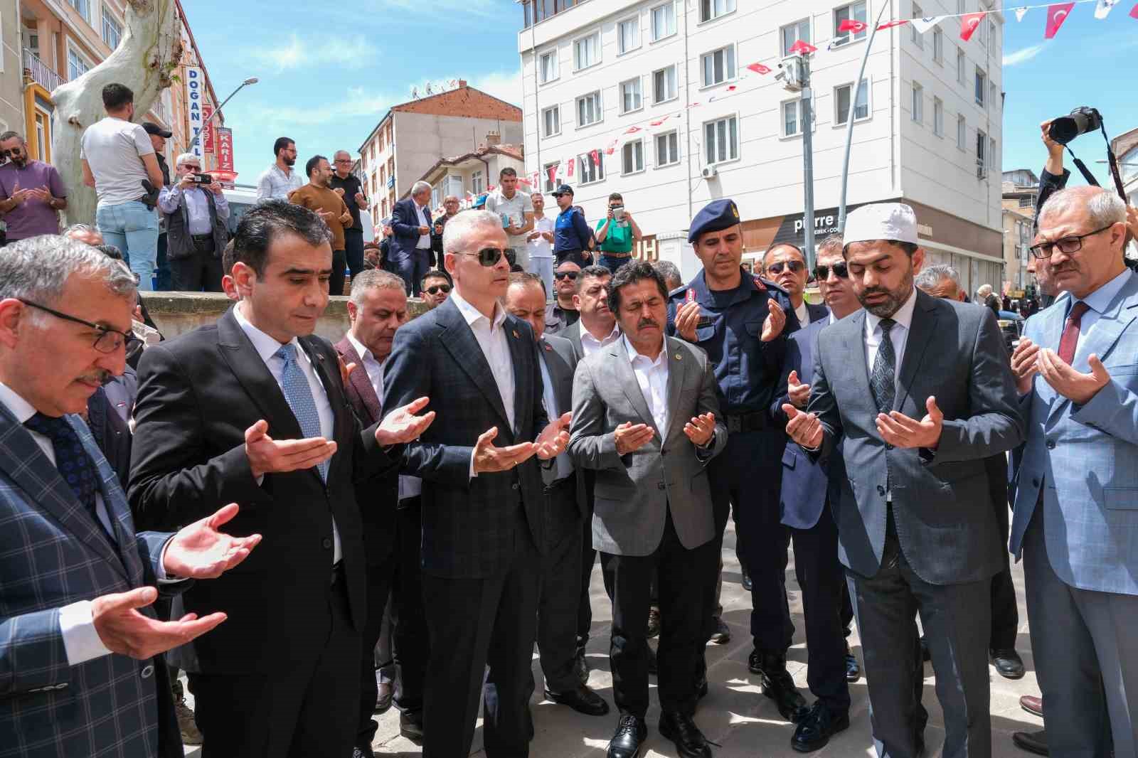 Karamanda Tesekkuru Hak Edenler1