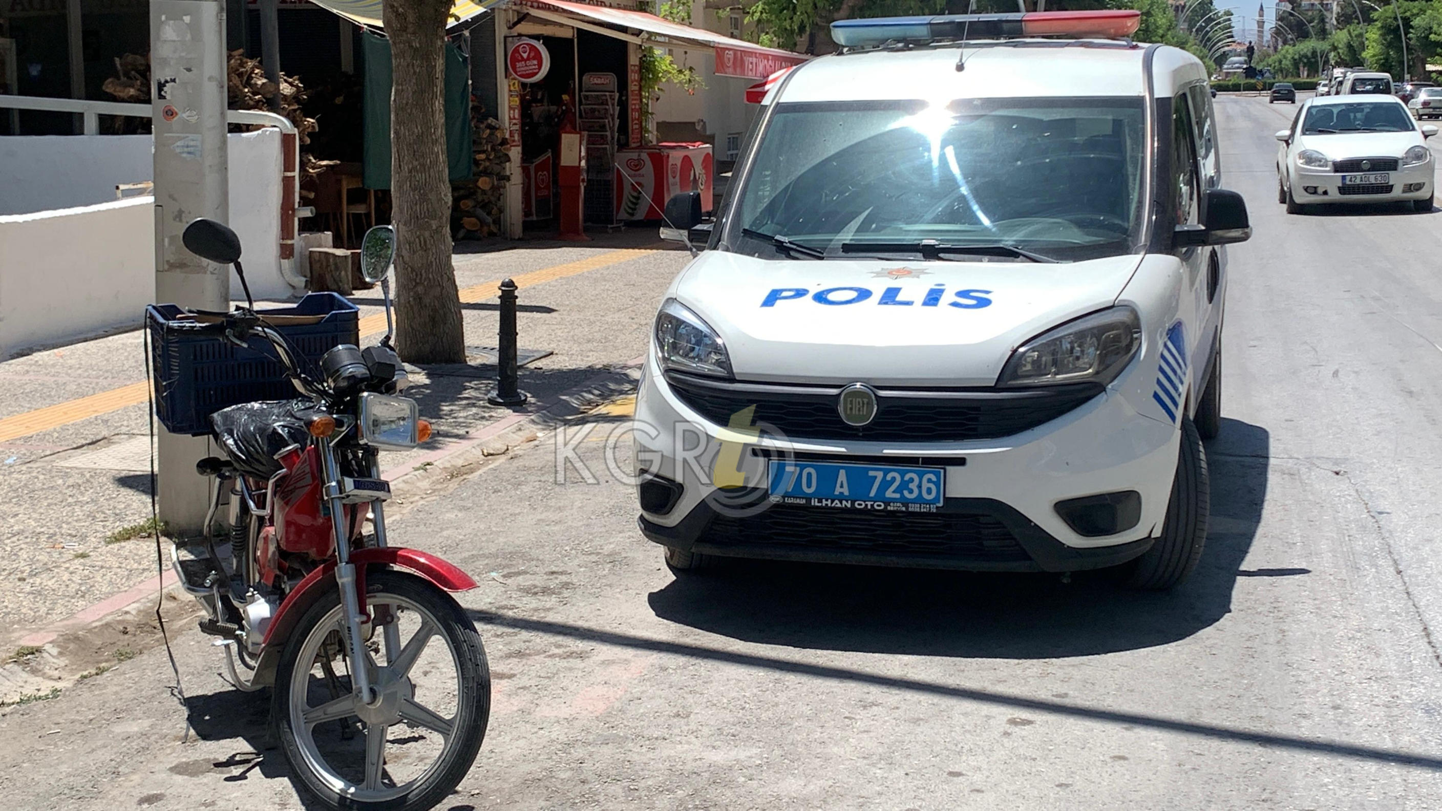 Karamanda Yasli Adamin Motorunu Caldi Sonra Da Kaza Yapti0