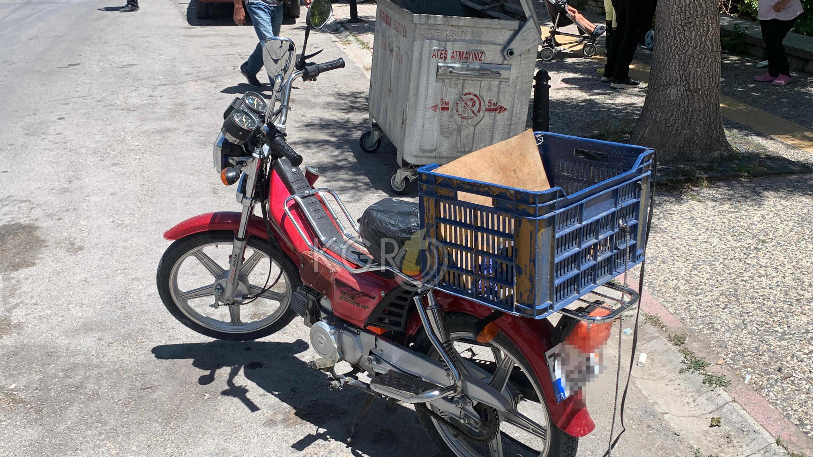 Karamanda Yasli Adamin Motorunu Caldi Sonra Da Kaza Yapti2