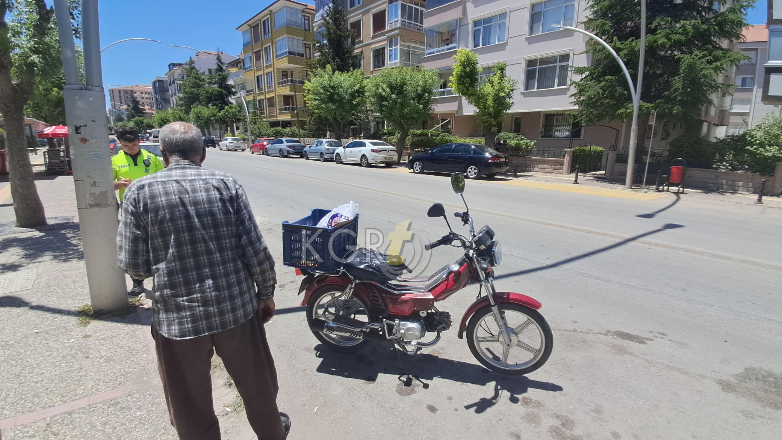 Karamanda Yasli Adamin Motorunu Caldi Sonra Da Kaza Yapti6
