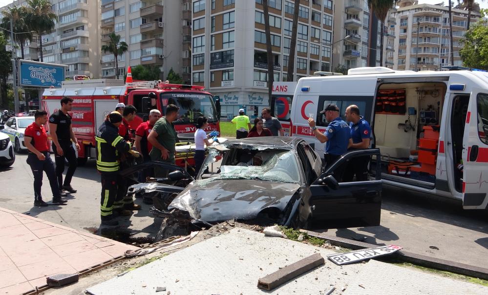Motorla Otomobil Carpisti 1I Agir 3 Kisi Yarali1