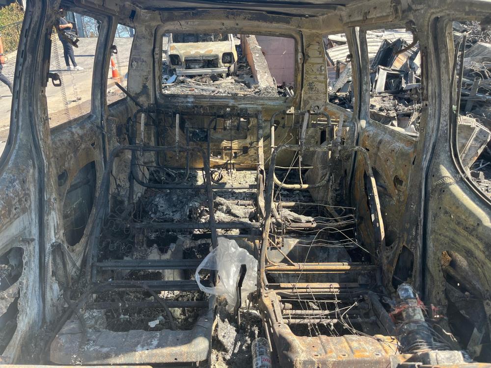 Orman Yangininda Araclar Yandi2