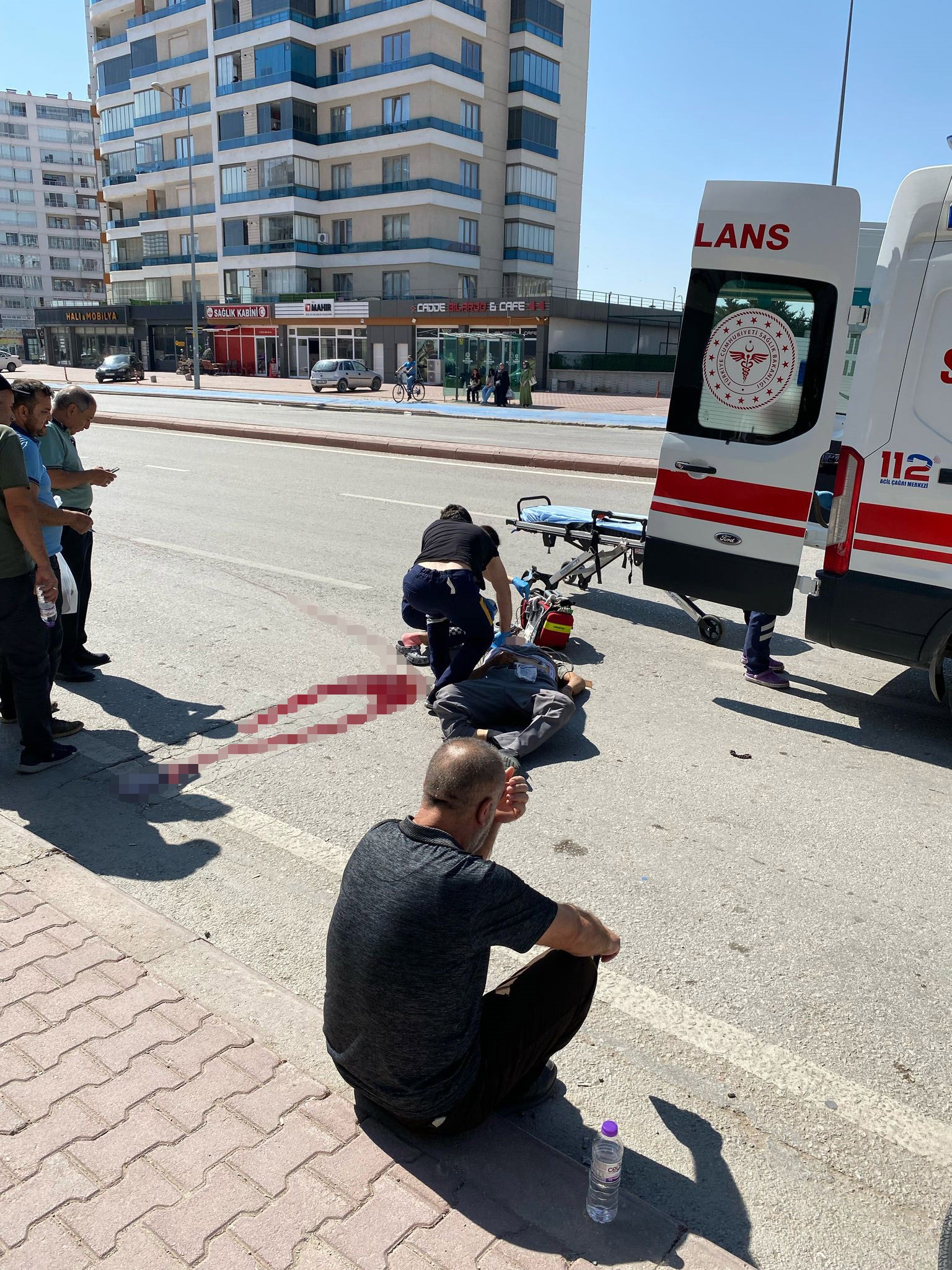 Otomobilin Carptigi Bisikletli Hayatini Kaybetti 1 (2)