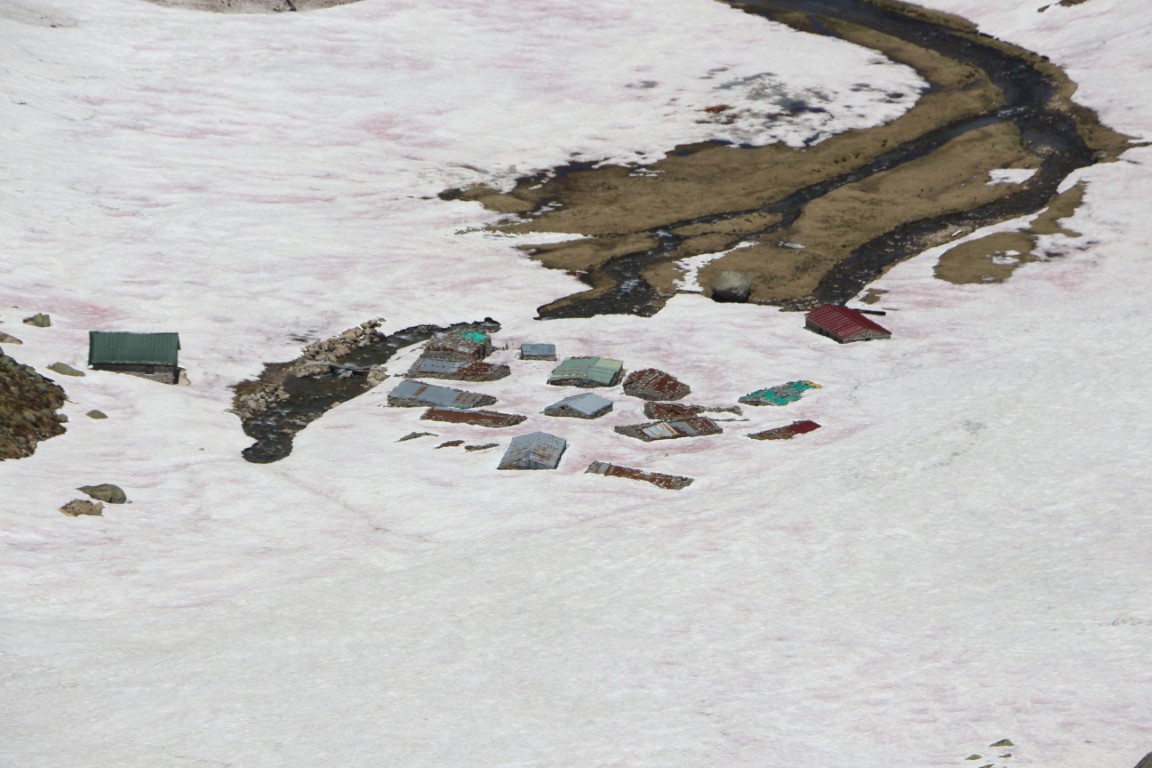 Rizede Yazin Ortasinda Kar Temizligi (5)