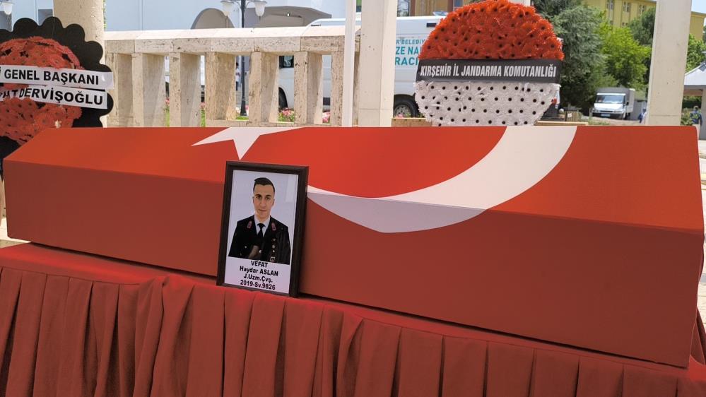 Uzman Cavus Ve Esi Kazada Oldu1