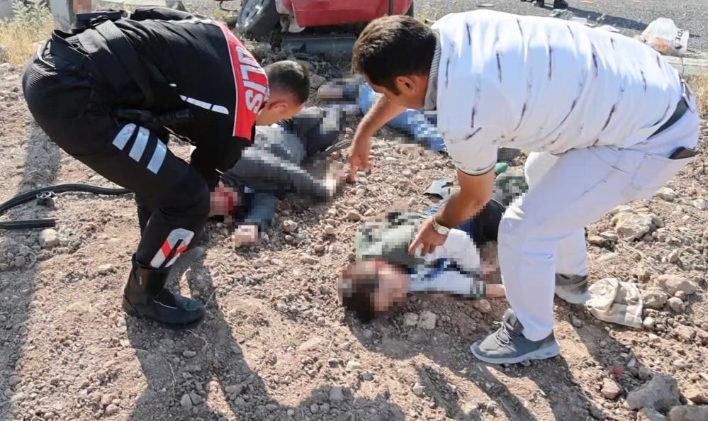 Yksye Giderken Kaza Olu Ve Yaralilar Var3