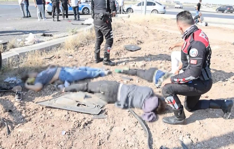 Yksye Giderken Kaza Olu Ve Yaralilar Var4