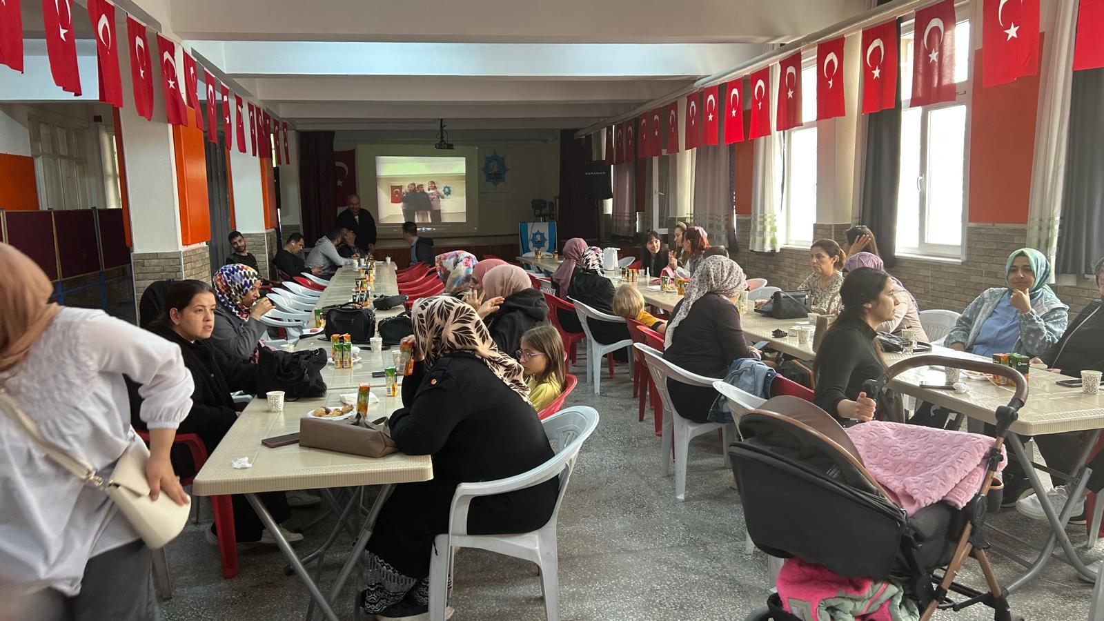 Yunus Emre Ortaokulunda Tanitim Gunu Yogun Ilgi Gordu (4)