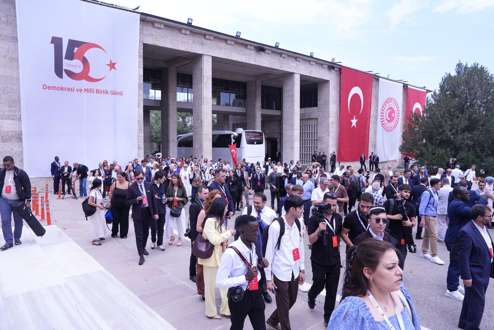 15 Temmuza Ozel Medya Programinda Gazeteciler Bulustu (3)