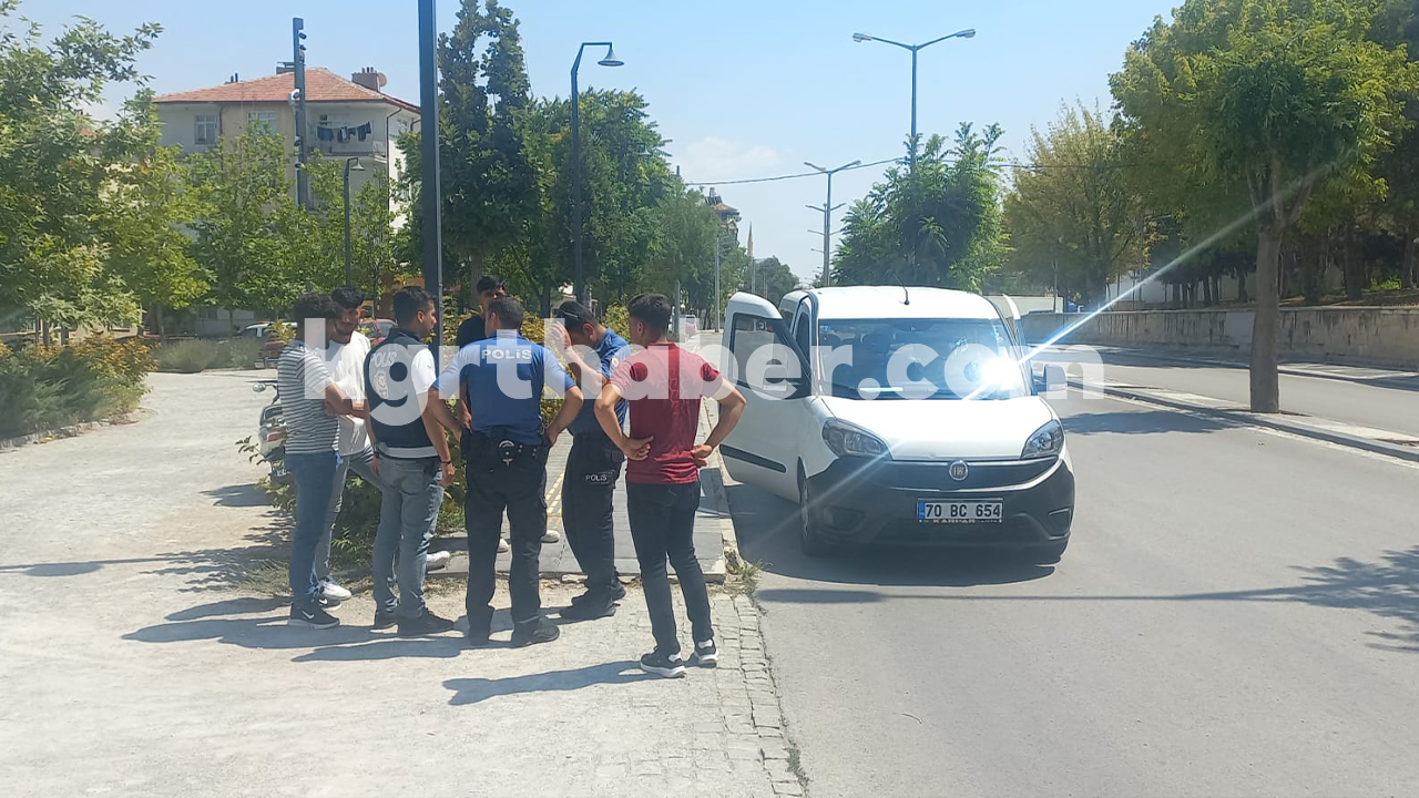 25 Yasindaki Genc Boynundan Bicaklandi (2)