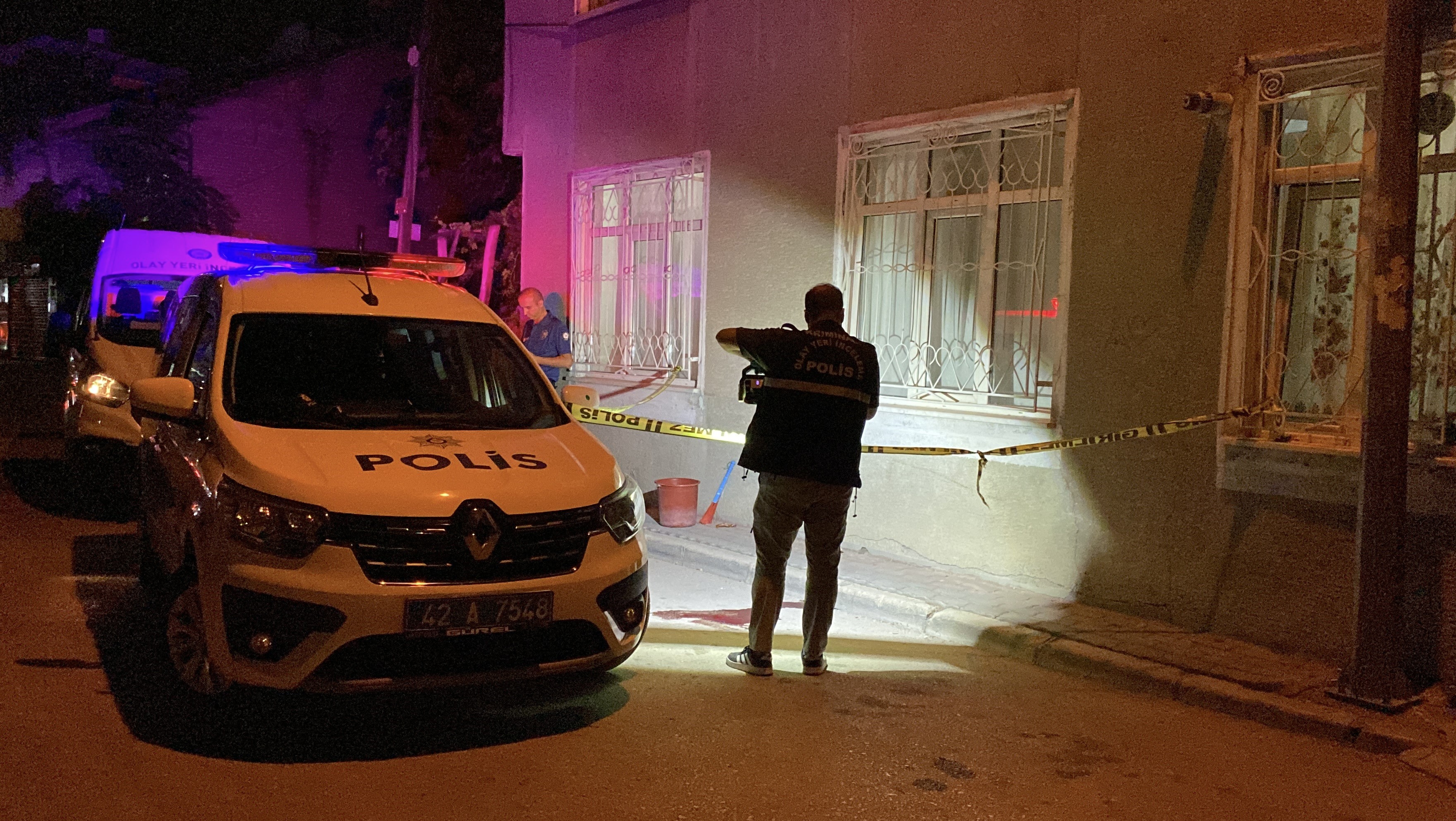 3Uncu Kattan Dusen 8 Yasindaki Cocuk Agir Yaralandi (2)