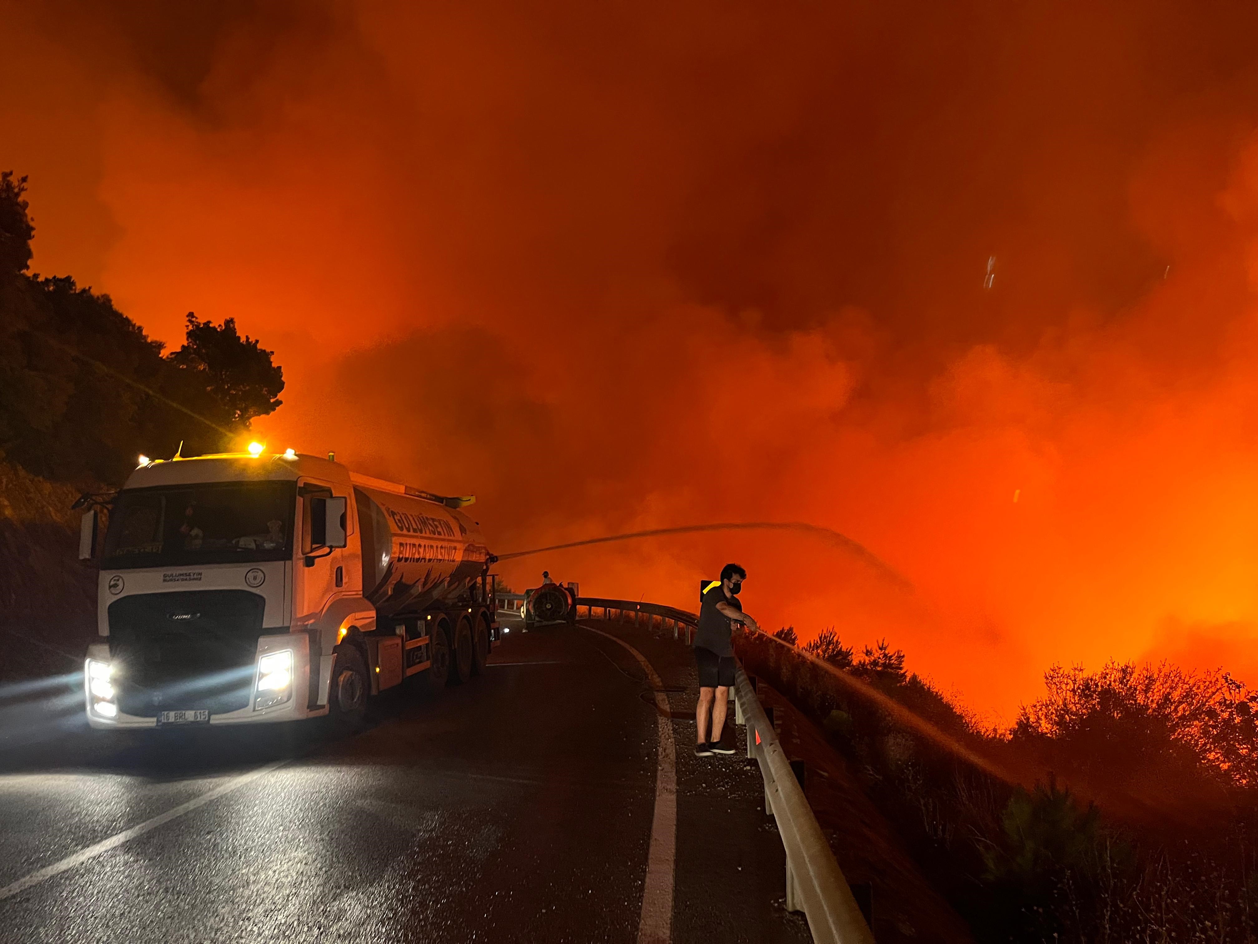 Bursadaki Yangin Sehri Sardi (5)