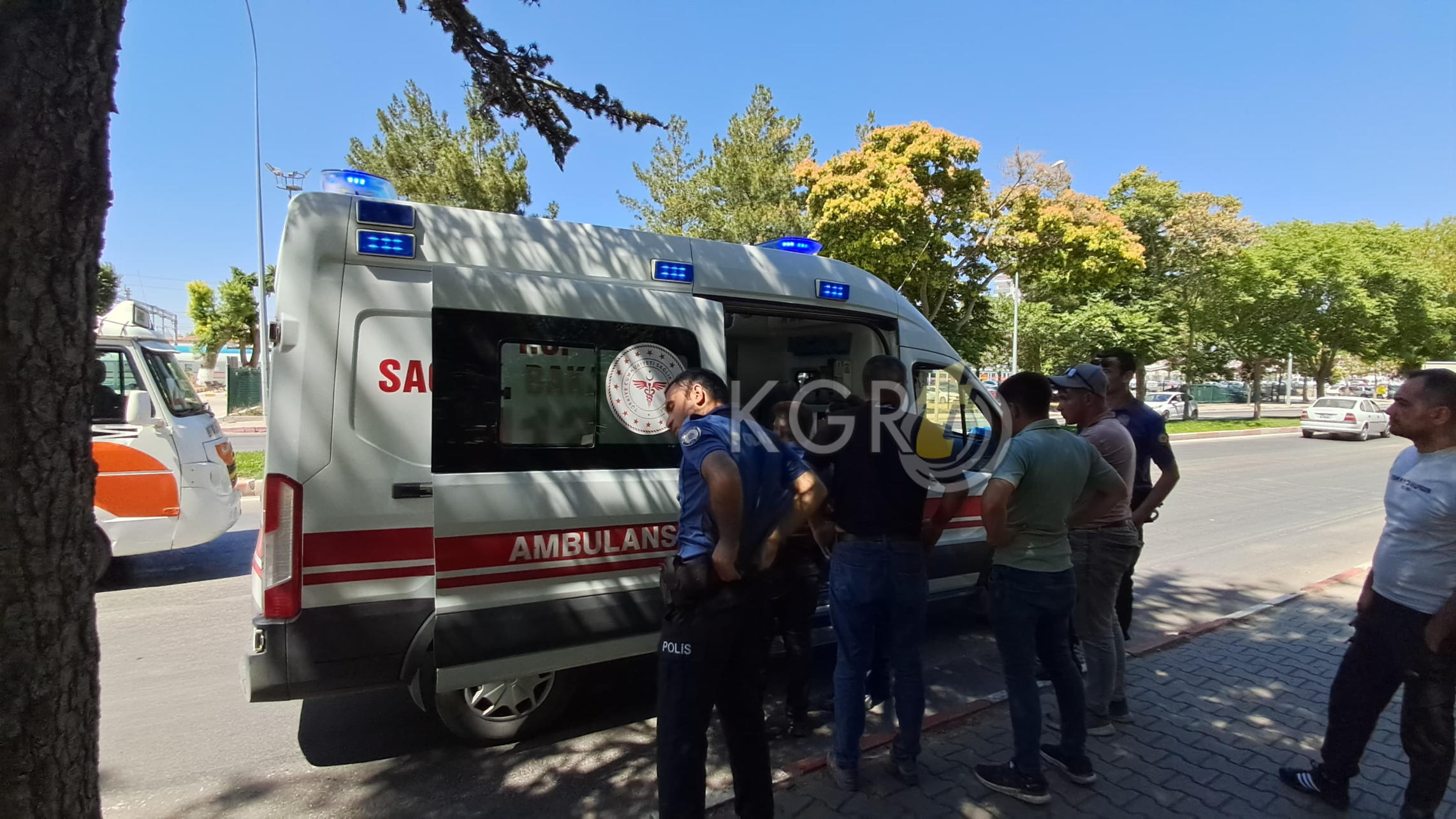 Catidan Dusen 16 Yasindaki Genci Hastaneye Yetistirmeye Calisirken Kayboldular4
