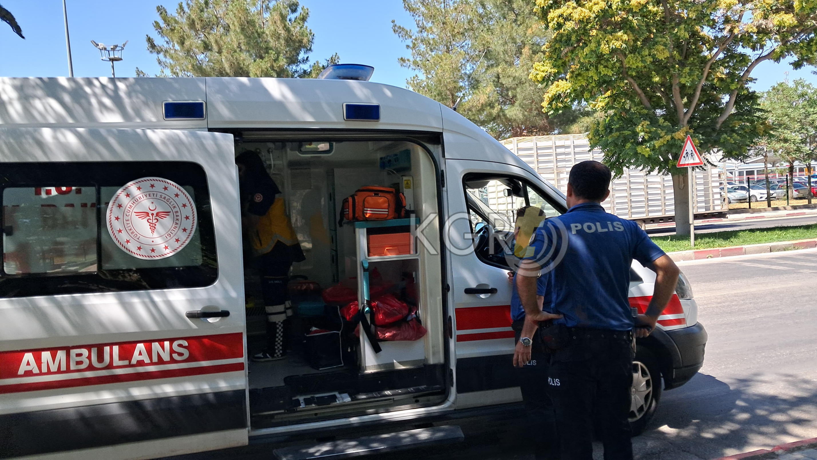 Catidan Dusen 16 Yasindaki Genci Hastaneye Yetistirmeye Calisirken Kayboldular7