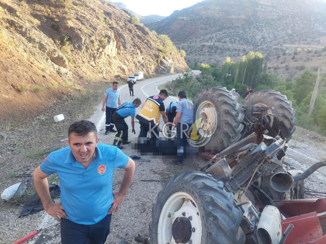 Devrilen Traktörün Altında Kalarak Can Verdi12