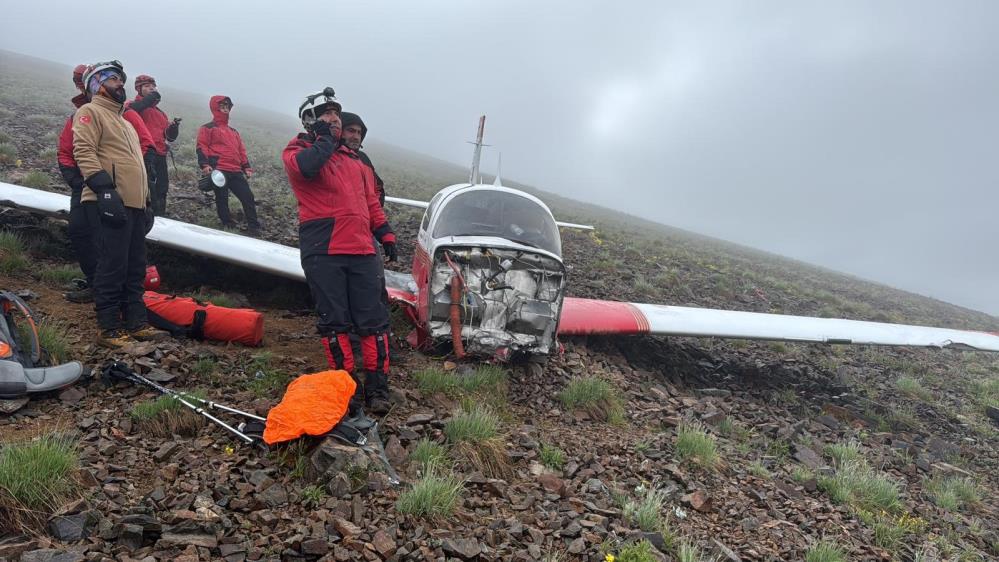 Dusen Jet Ucak Bulundu Pilot Olduyolcu Yarali3