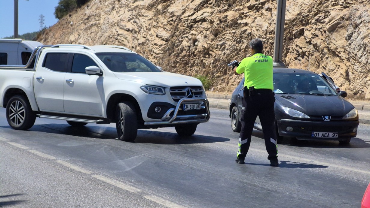 Ibrahim Tatlisesin Kizi Trafikte Olay Cikardi Serbest Kaldi (1)