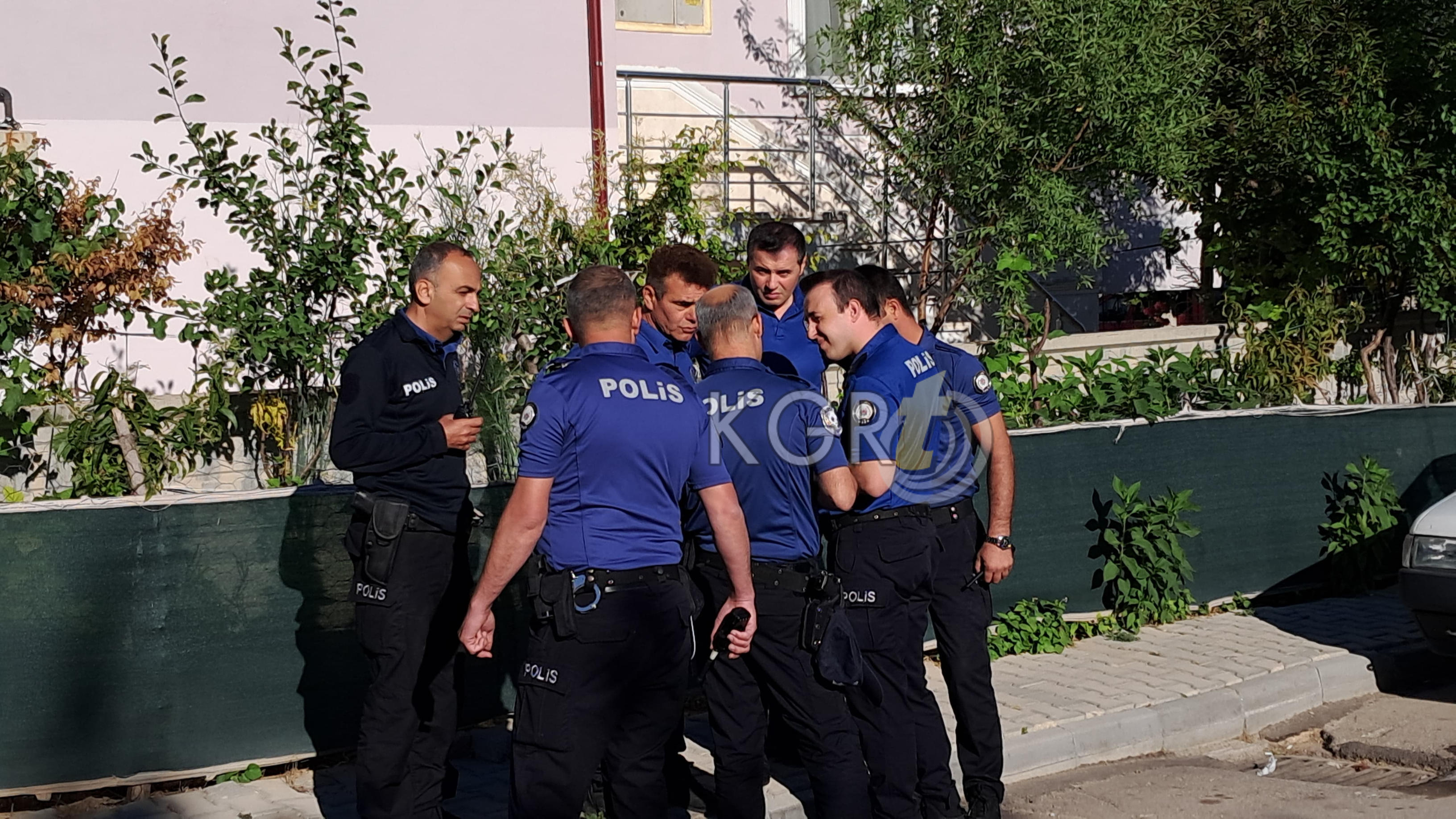 Karamanda 19 Yasindaki Genc Nisanlandigi Kizin Babasini Tufekle Vurdu 1 Yarali9