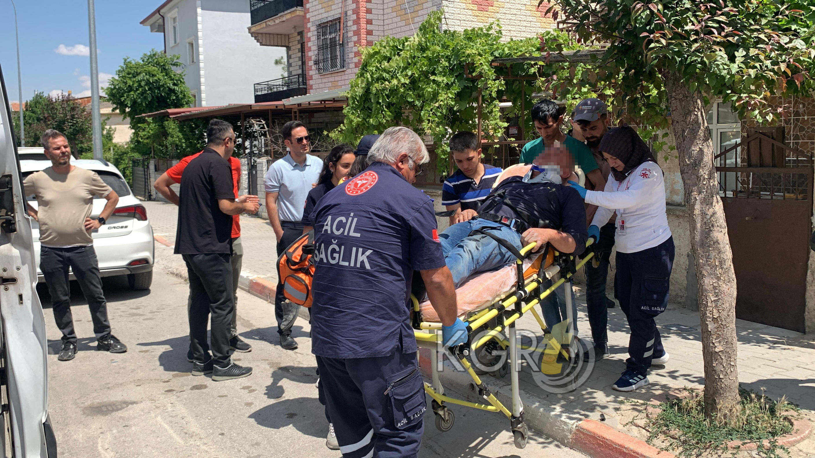 Karamanda Elektrik Akimina Kapilan Elektrikci Hastanelik Oldu6