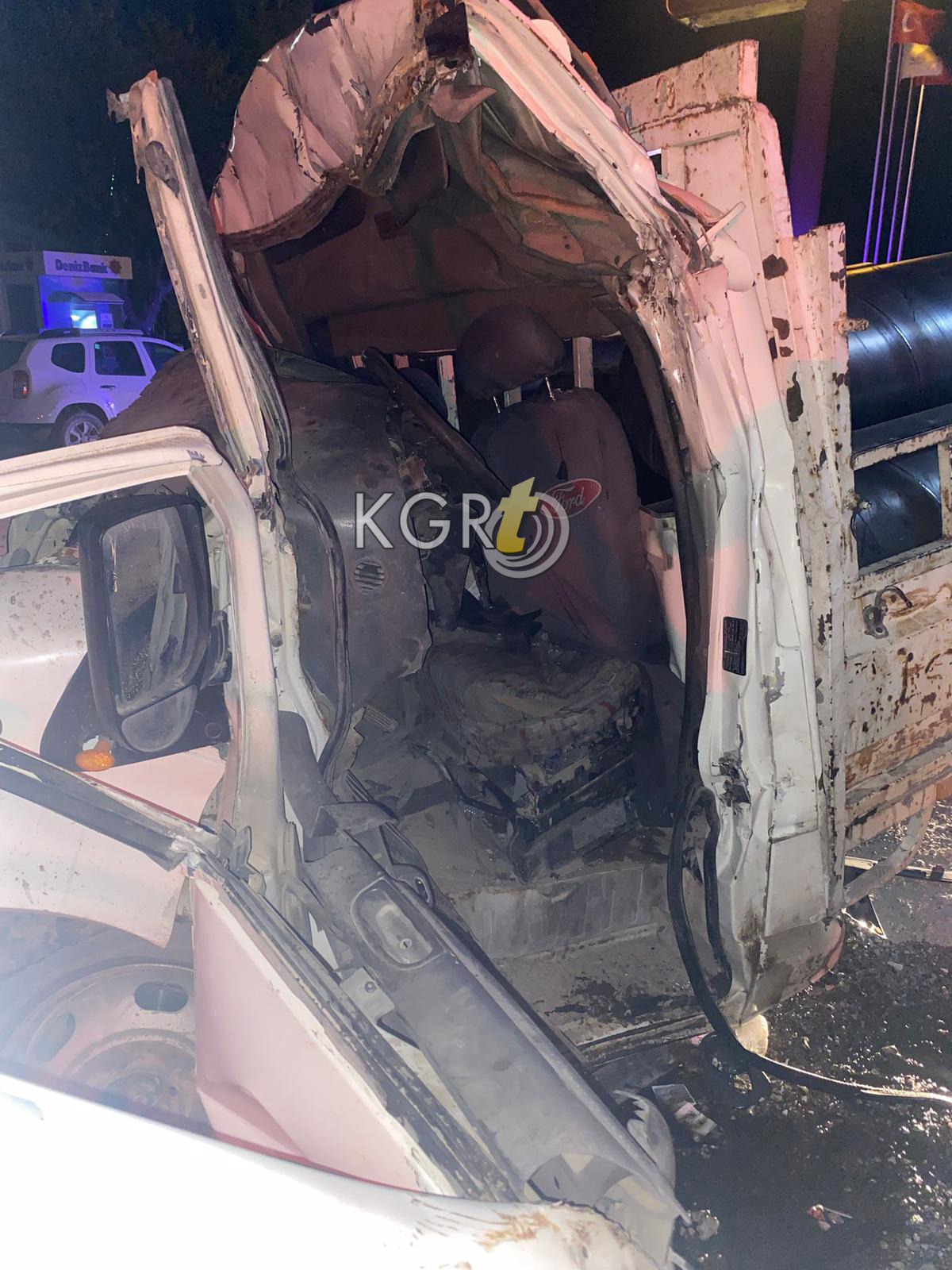 Karamanda Feci Kazada Surucu Aracta Sikisti 1 Yarali0 (8)
