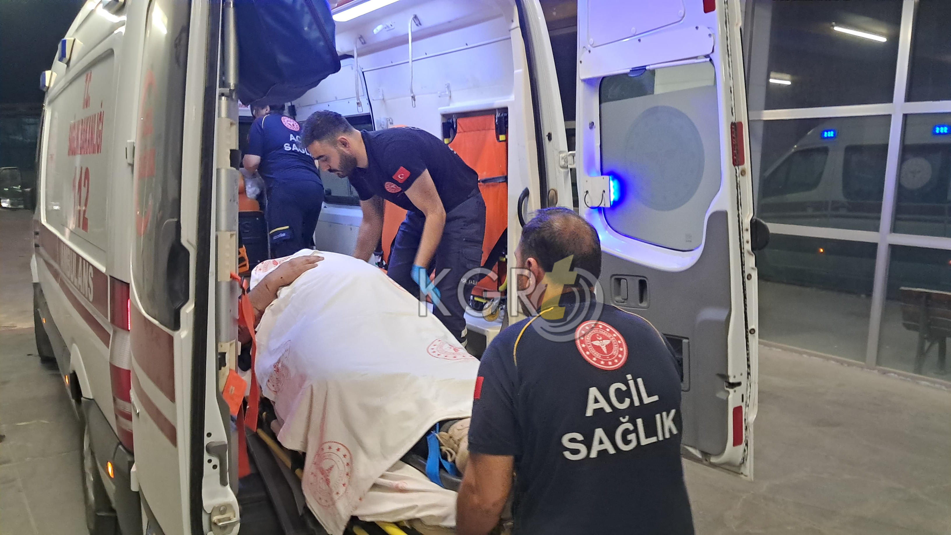 Karamanda Feci Kazada Surucu Aracta Sikisti 1 Yarali2