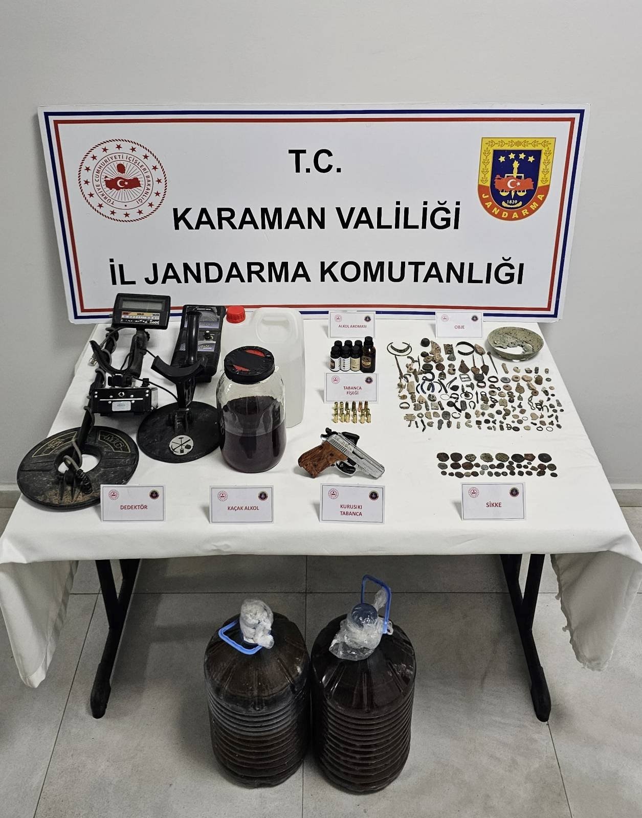 Karamanda Jandarma Tarihi Eserler Ele Gecirdi (2)