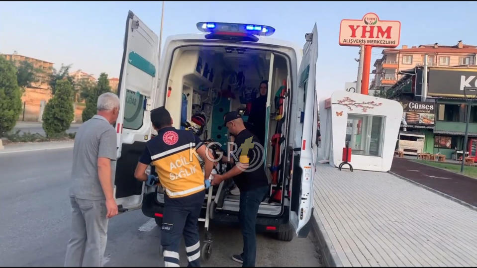 Karamanda Kontrolden Cikan Otomobil Orta Refuje Cikti 1 Yarali1