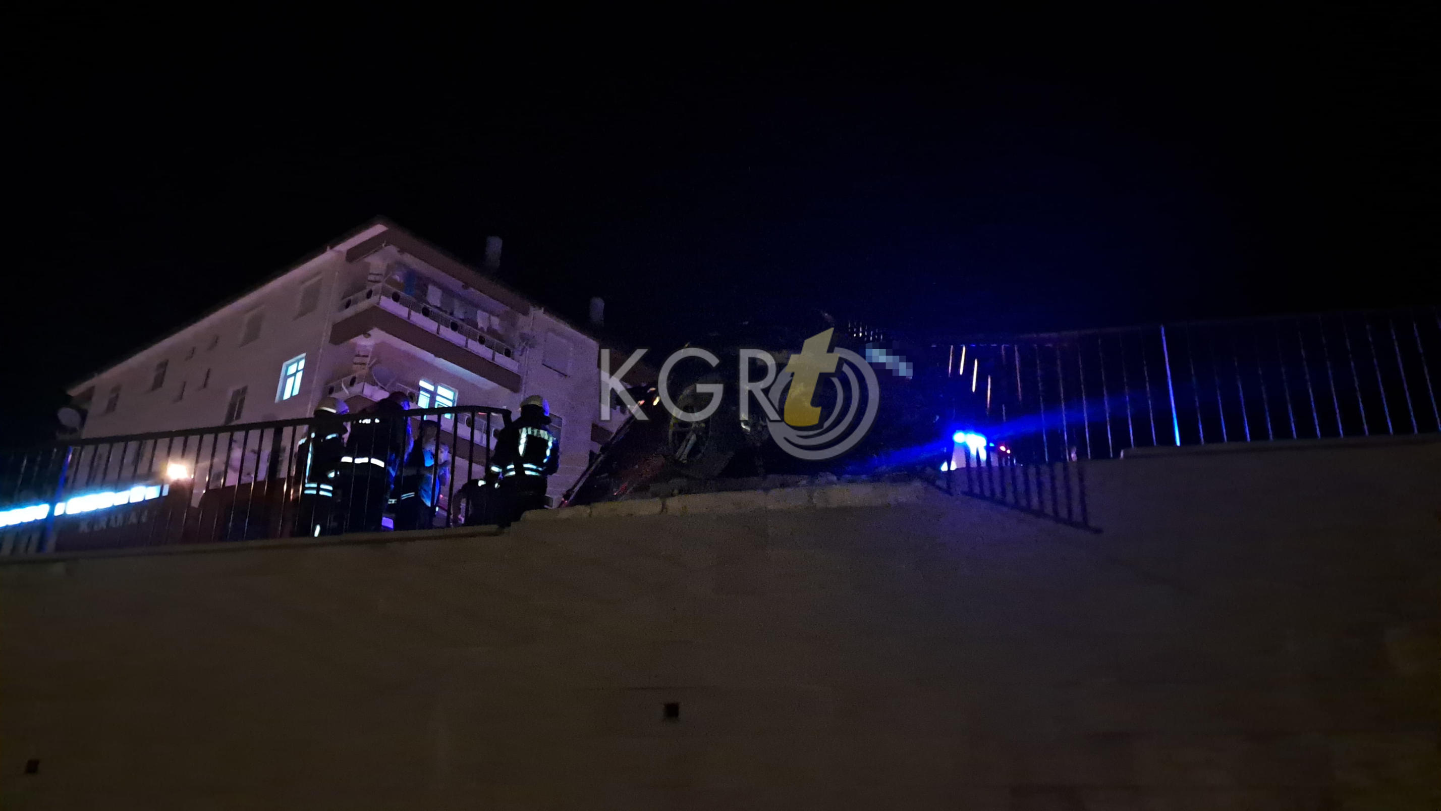 Karamanda Korkuluklara Asili Kalan Otomobil Facianin Esiginden Dondu11