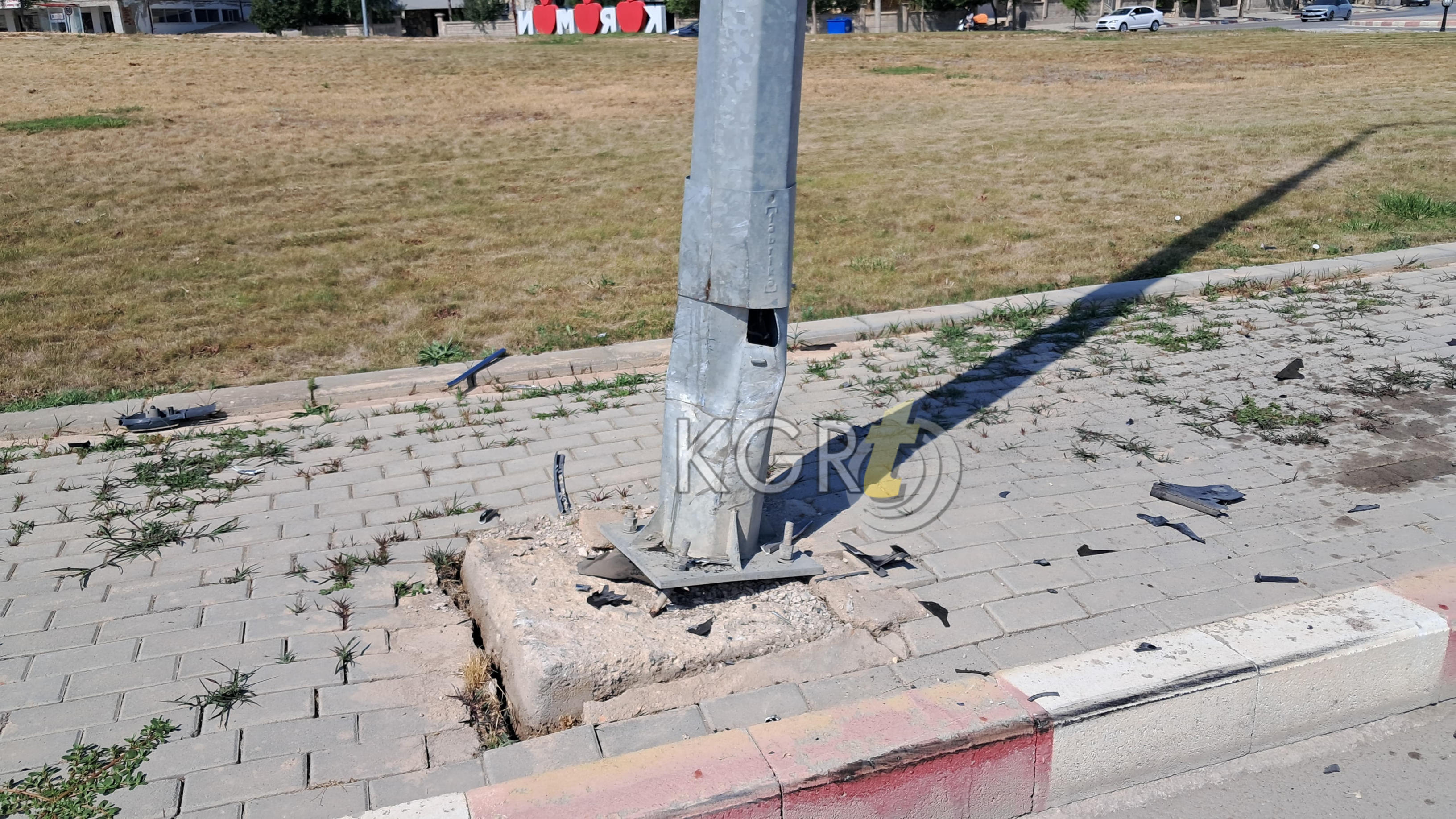 Karamanda O Kavsakta Yine Kaza Otomobil Aydinlatma Diregine Carpti5