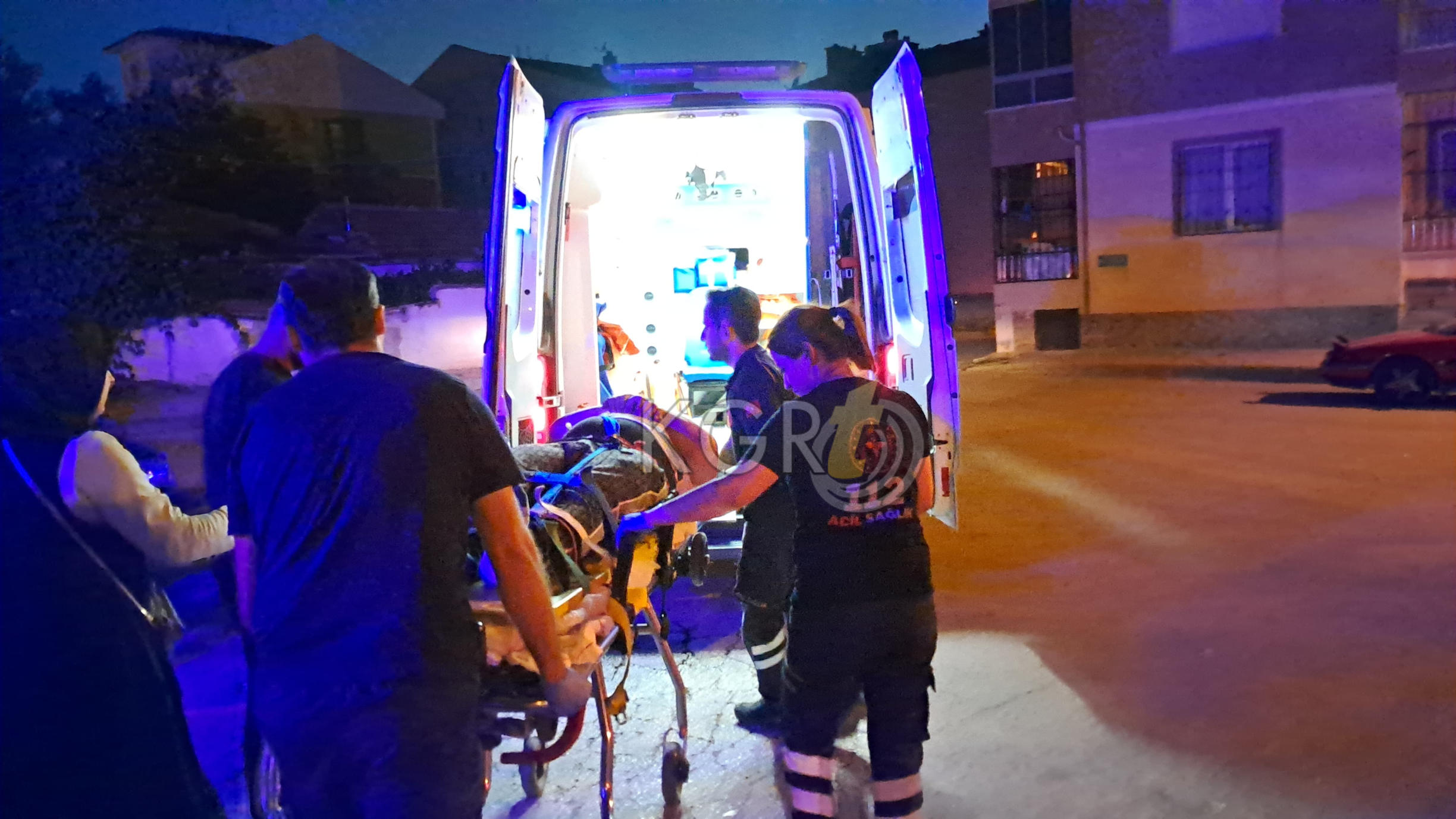 Karamanda Otomobille Carpisan Motosikletteki Anne Ogul Yaralandi13