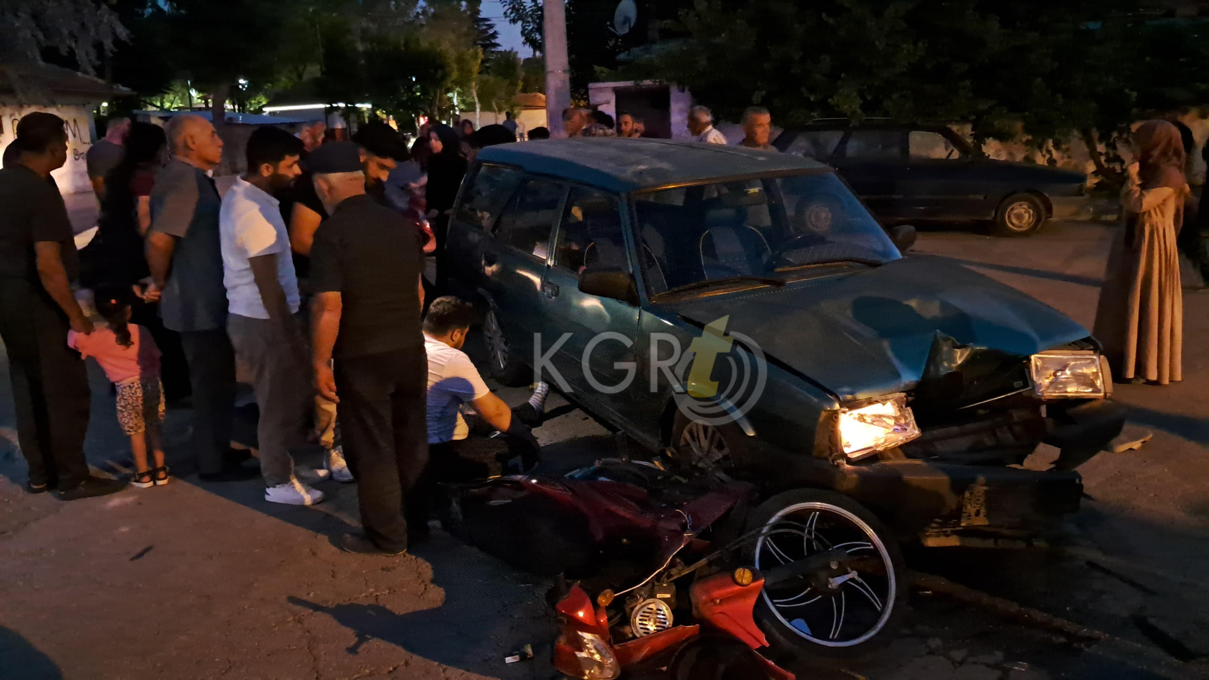 Karamanda Otomobille Carpisan Motosikletteki Anne Ogul Yaralandi19