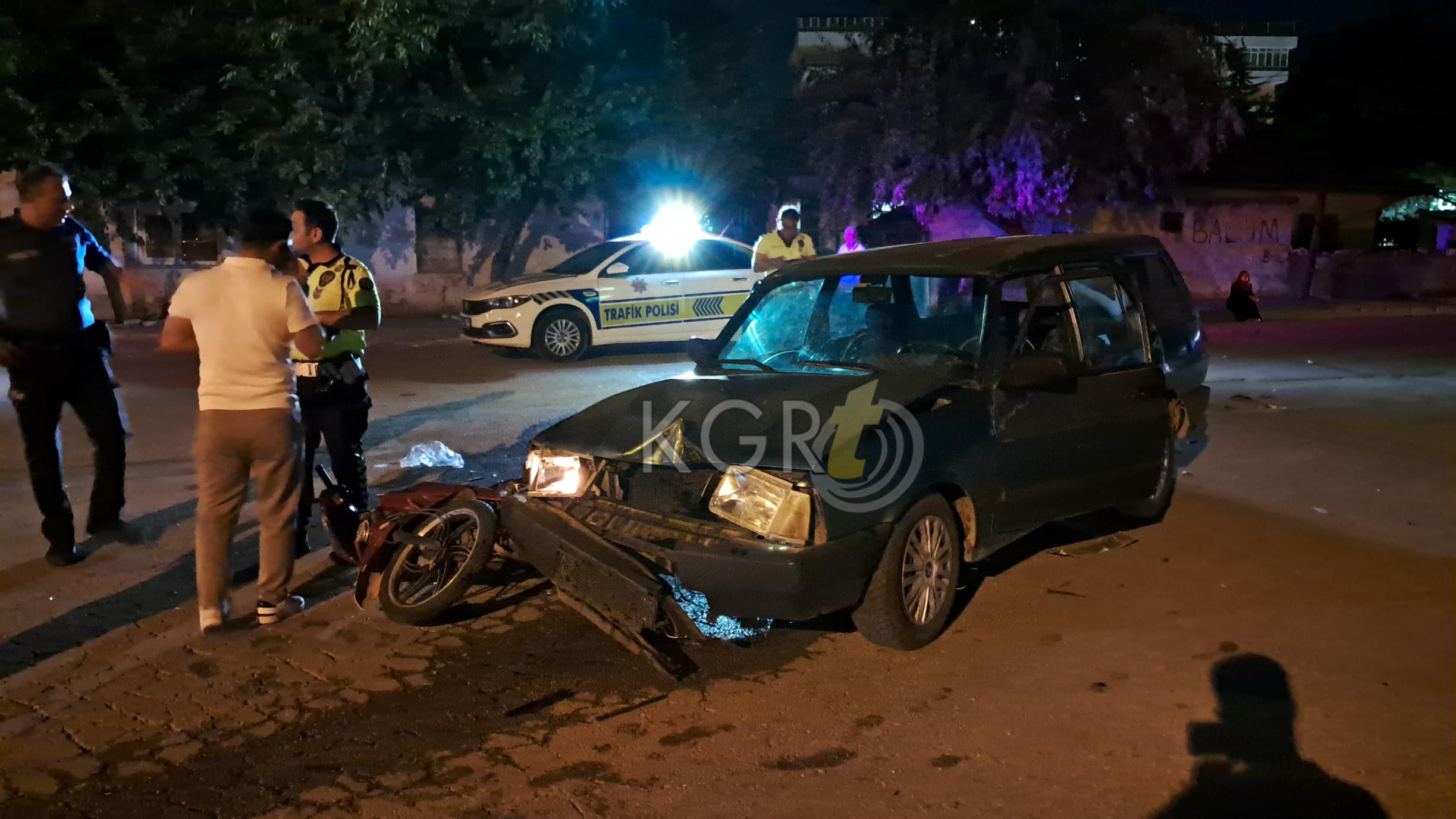 Karamanda Otomobille Carpisan Motosikletteki Anne Ogul Yaralandi3